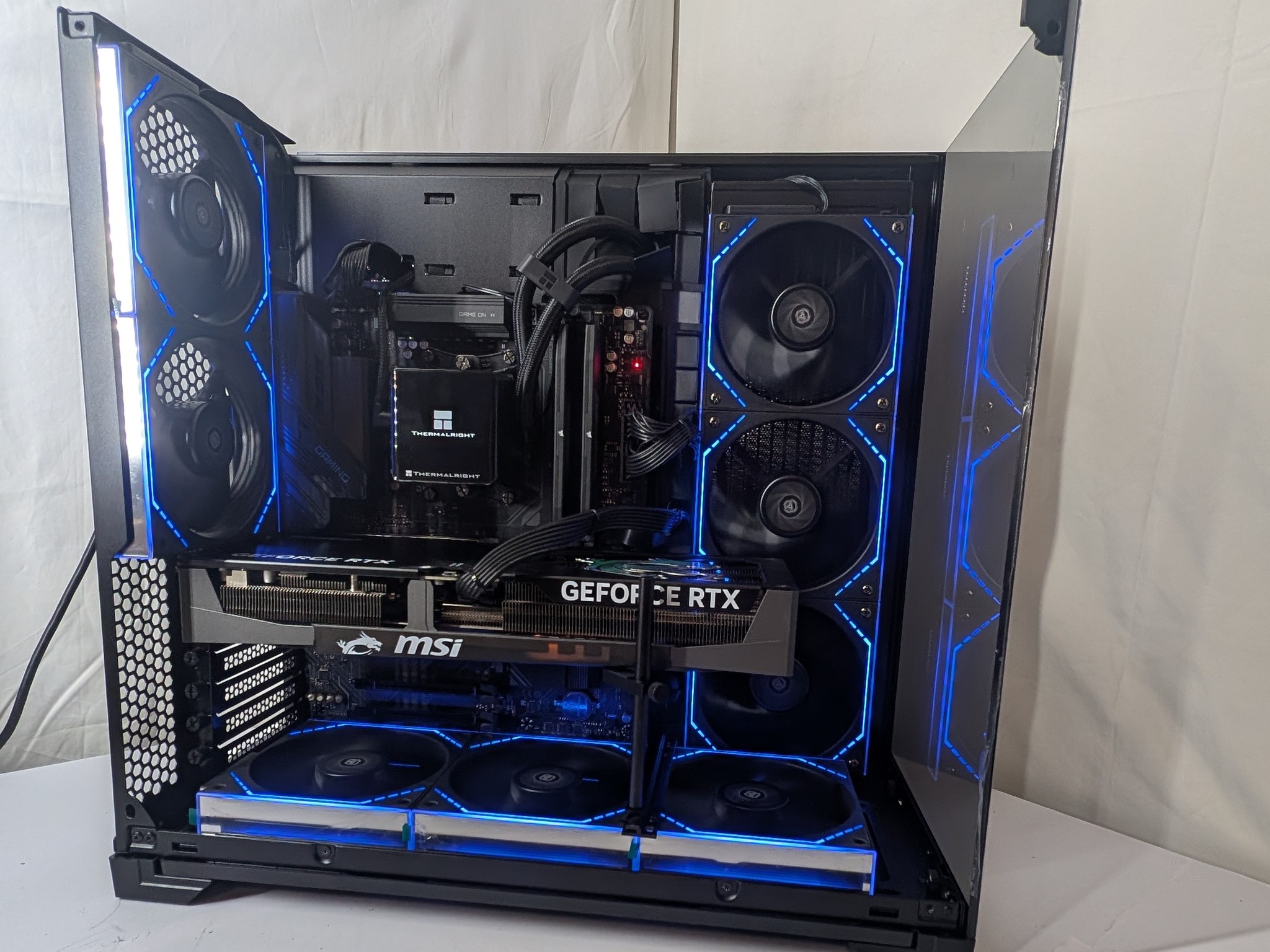 RTX 5080 | RYZEN 7 9800x3d | 64GB DDR5 | 2TB NVME | X870 MOTHERBOARD | lian li o11