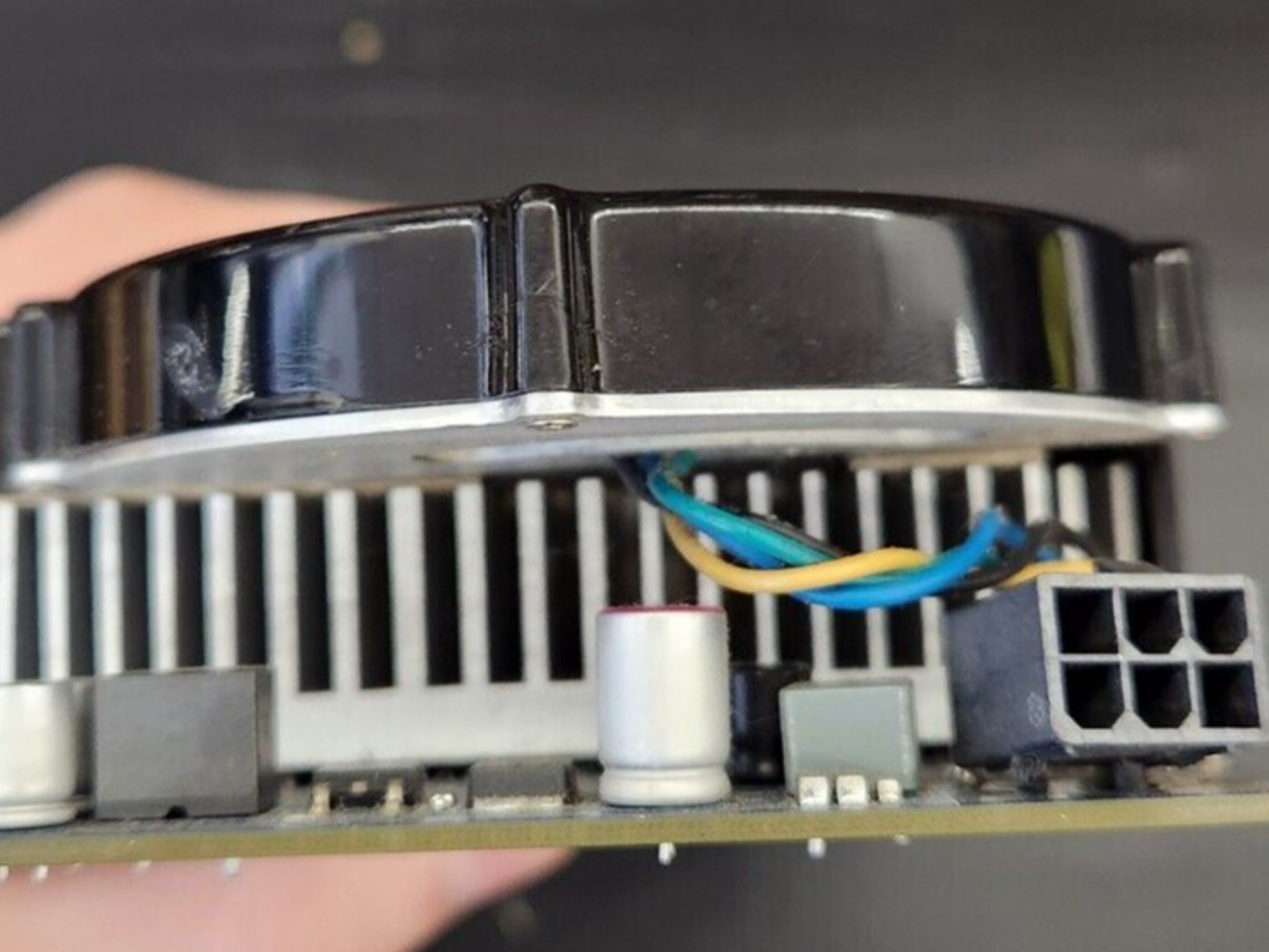 *B GRADE* ATI Radeon HD 6750 1GB GDDR5 Graphics Card - HDMI, DVI, DisplayPort