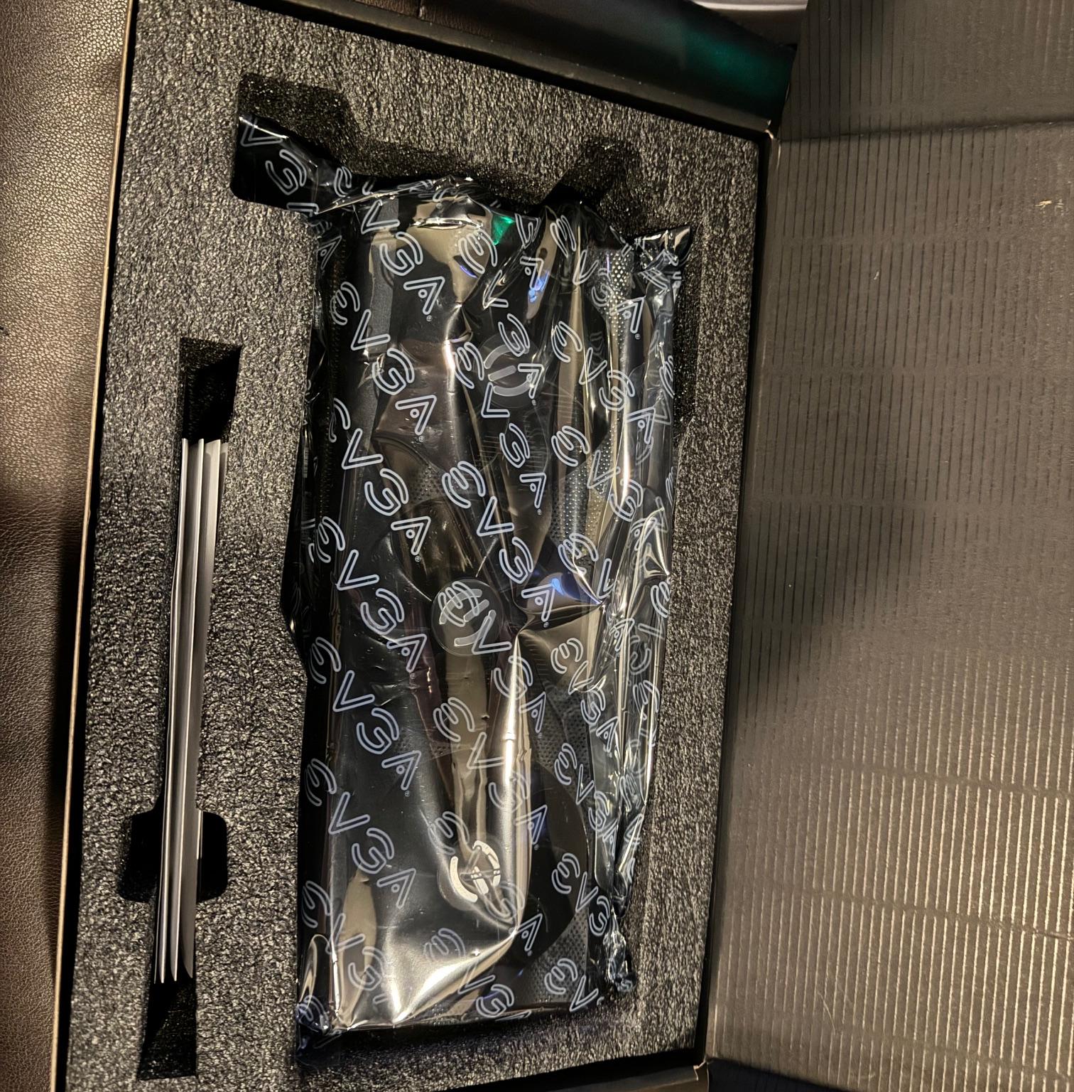 EVGA GeForce RTX 3090 FTW3 ULTRA / Used in mint condition / Original packaging with photos