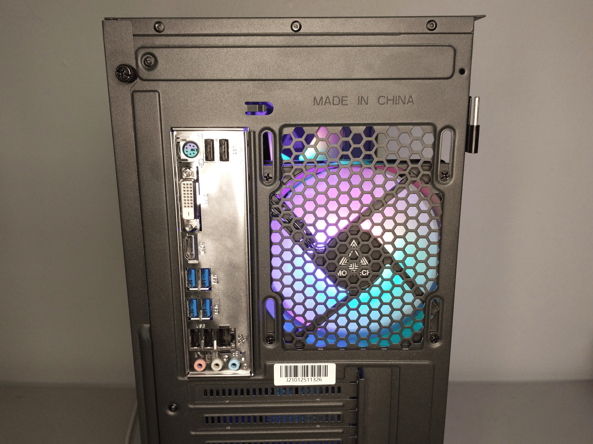 Spartan: R5 5600G / 16GB / 512GB / Six RGB fans!