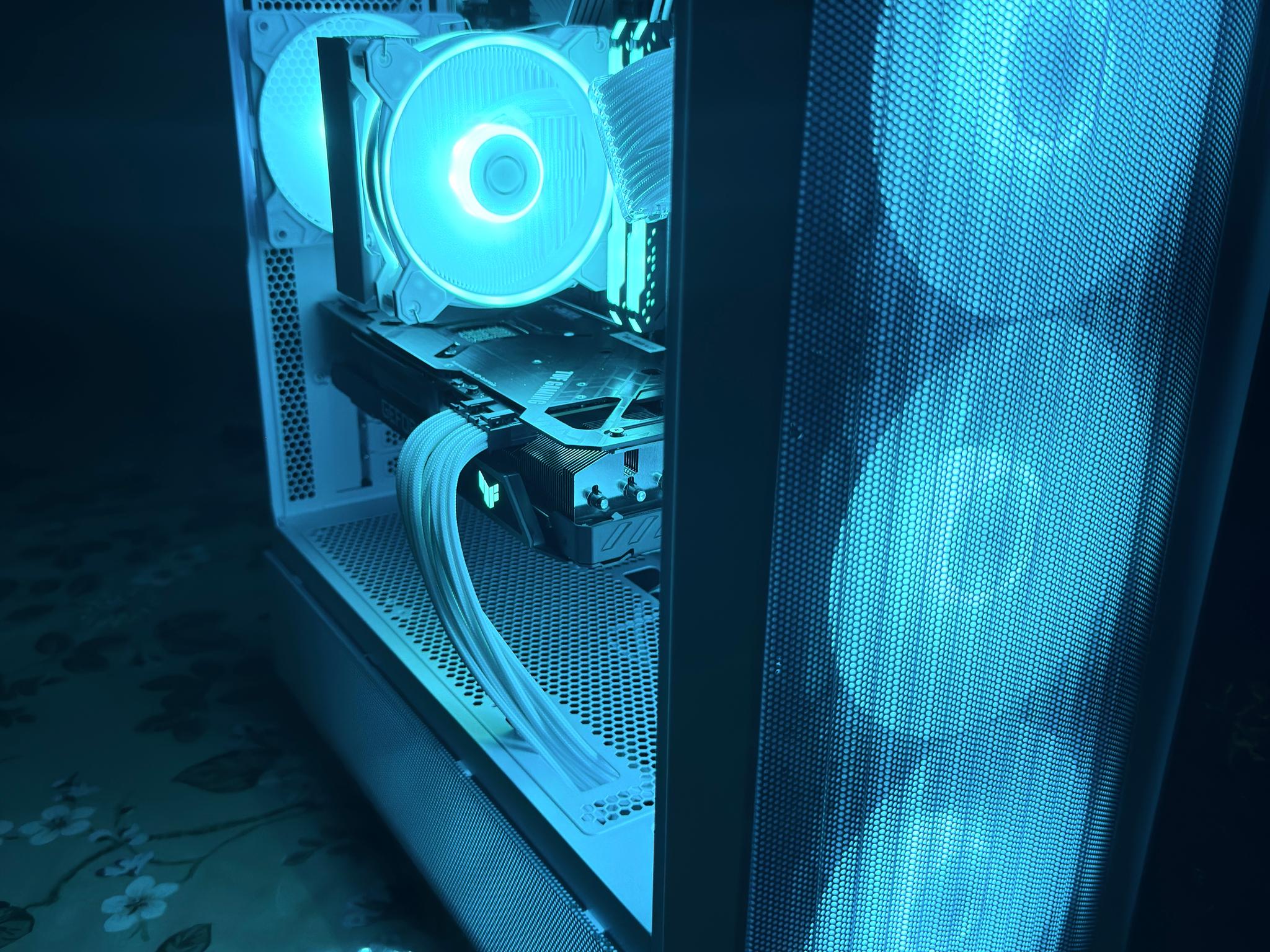 White 3080 Gaming PC | RTX 3080 | i5-12400F | 16GB RAM | 1TB SSD | WINDOWS 11 |