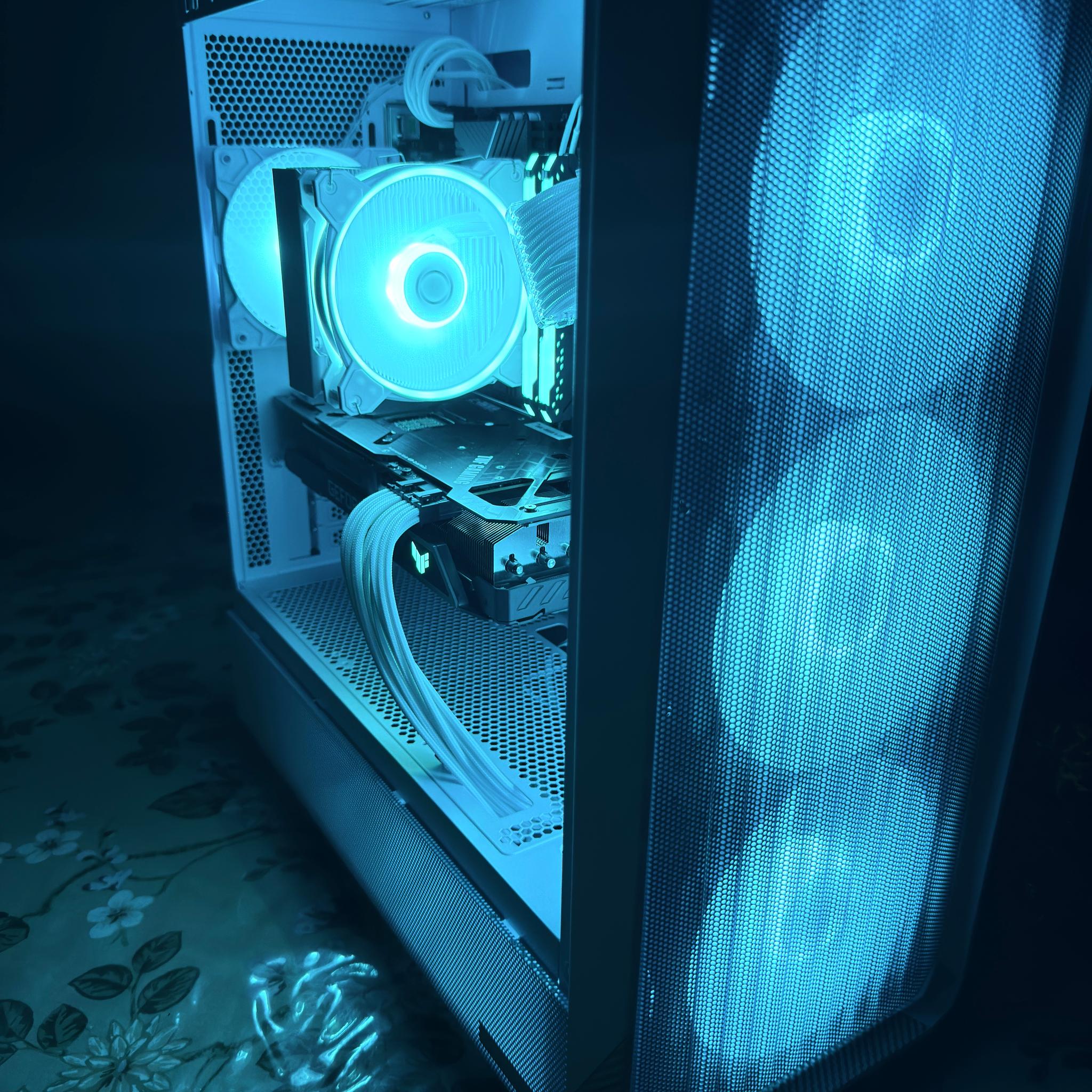 White 3080 Gaming PC | RTX 3080 | i5-12400F | 16GB RAM | 1TB SSD | WINDOWS 11 |