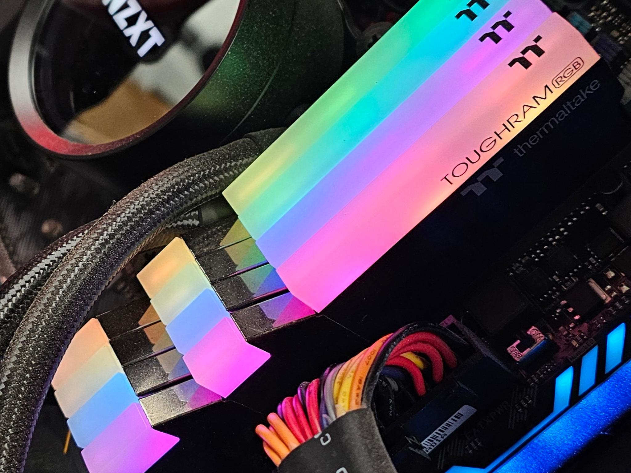 32GB DDR4 (4x8GB) RGB CL16 3200MT/s TOUGHRAM RAM Memory