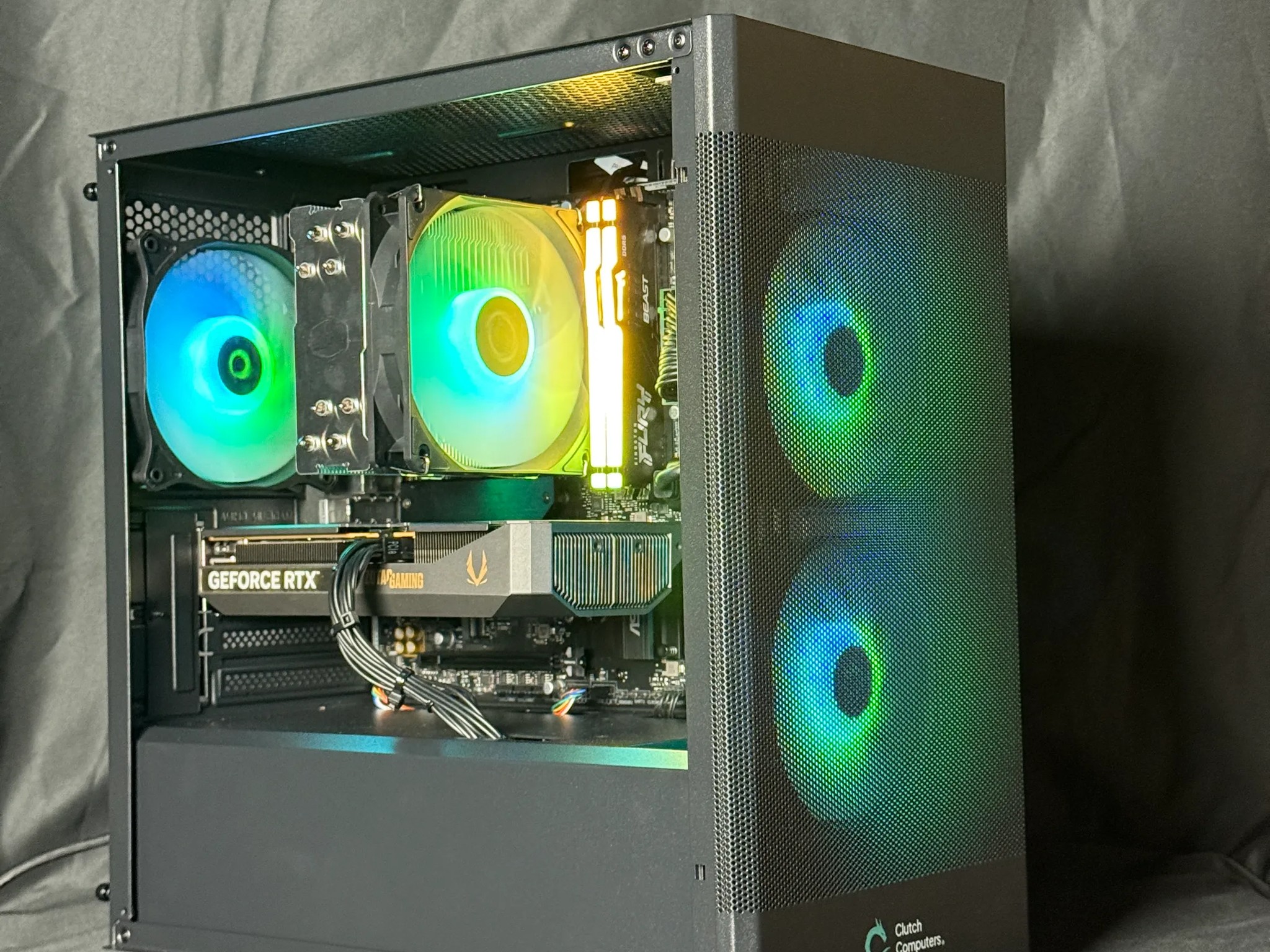 Serpent Plus Gaming PC w - Ryzen 5 8400F / RTX 5060 8GB / 1TB SSD / 16GB DDR5 / B850M WIFI