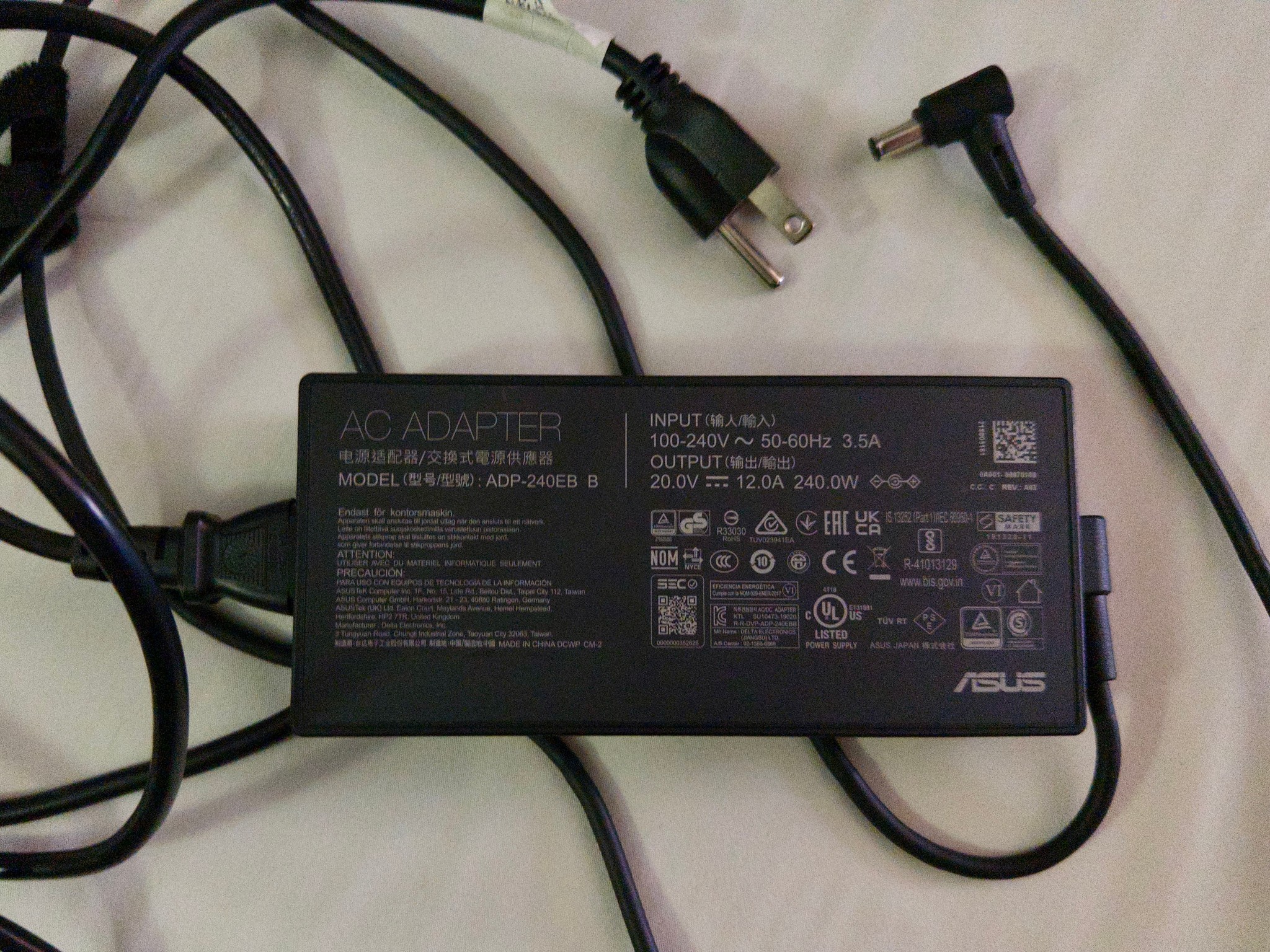 ASUS ROG Zephyrus G14 14" Gaming Laptop, Ryzen 9 6900HS, RX 6700S, 16GB RAM, 1TB SSD, White, (2022)