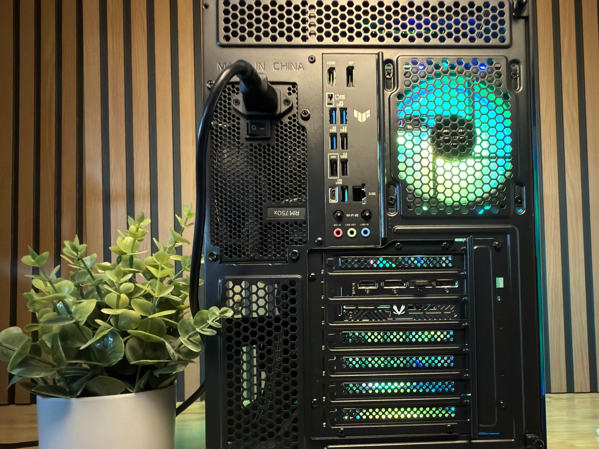 RTX 5070 OC Gaming PC – Ryzen 7 7700X | 32GB DDR5 | 1TB Samsung 990 Pro | B650E-E WiFi