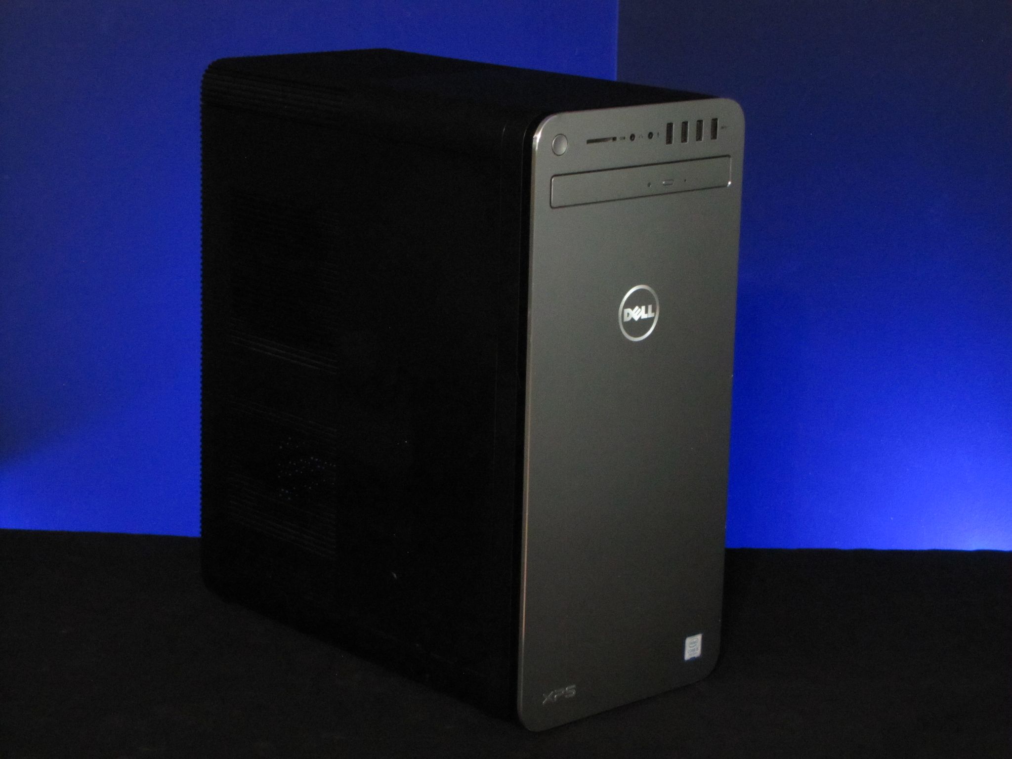 Dell XPS 8920, i7-7700K, 32GB DDR4, GTX 1070 8GB, 800GB SSD, WIFI, BT, Windows 11, DVDRW