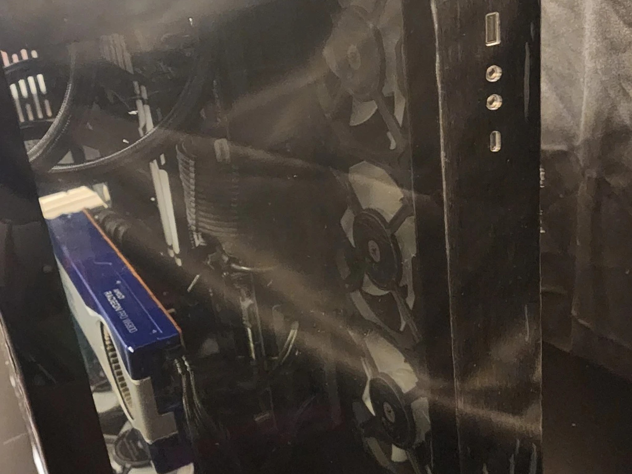EK 165 Battle Gaming PC | Ryzen 7 7800X3D | 32GB RAM | Radeon Pro W6800