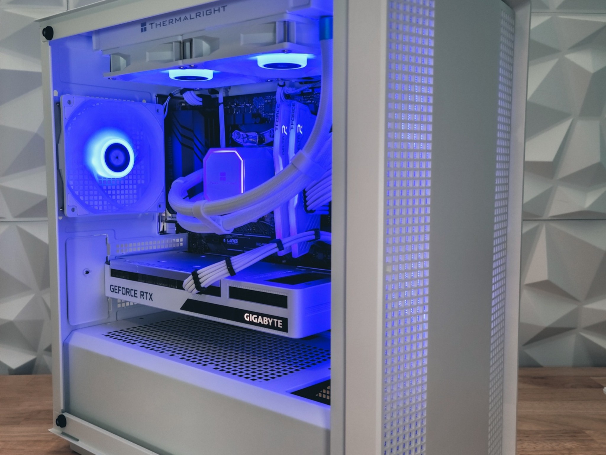 ❄️ArcticRay❄️ Ryzen 5 | RTX 3060 12GB | 32GB Ram | 1TB NVME | ARGB | Win 11 PRO