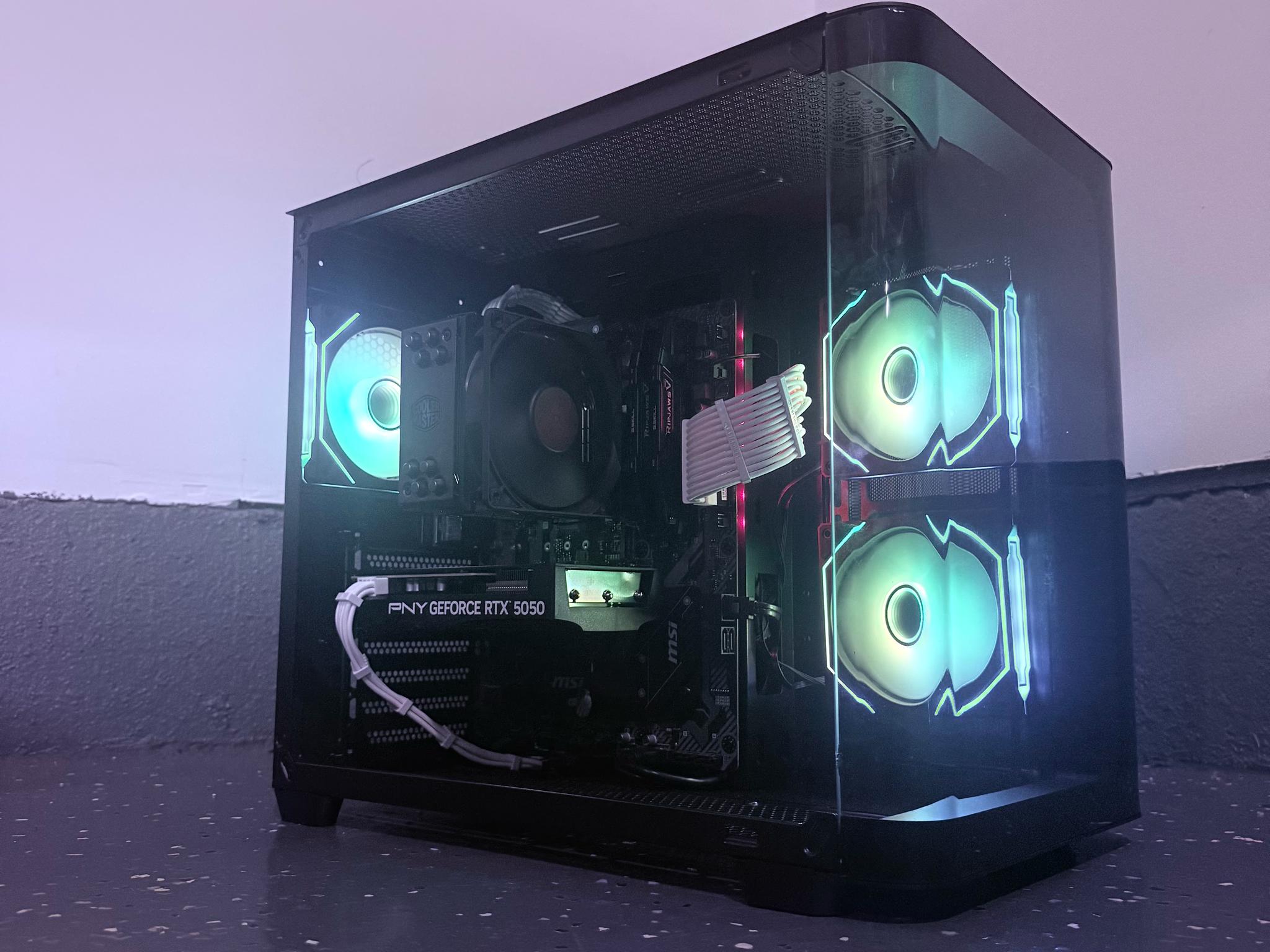 ❄️"Polar Shadow"⚫️| 1080p Gaming | RTX 5050 | Ryzen 7 3700X | 16GB Ram | 1TB SSD | Free ShIpping