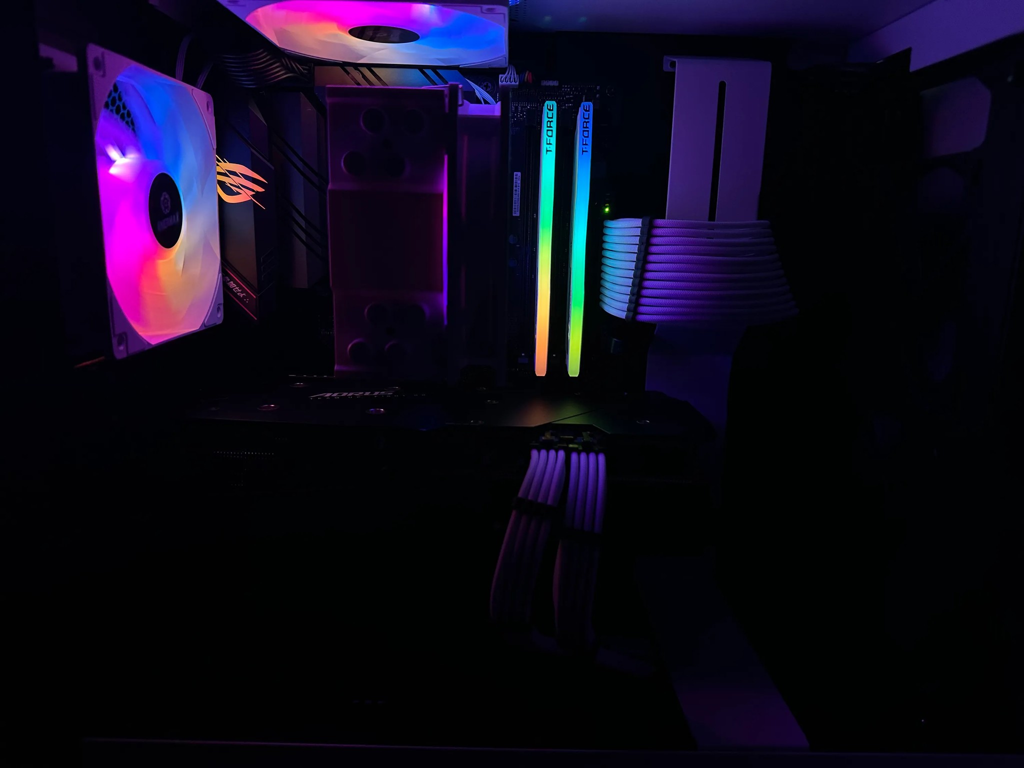 BUDGET Gaming PC (Ryzen 7 2700x, Aorus 5700xt, 16gb DDR4)