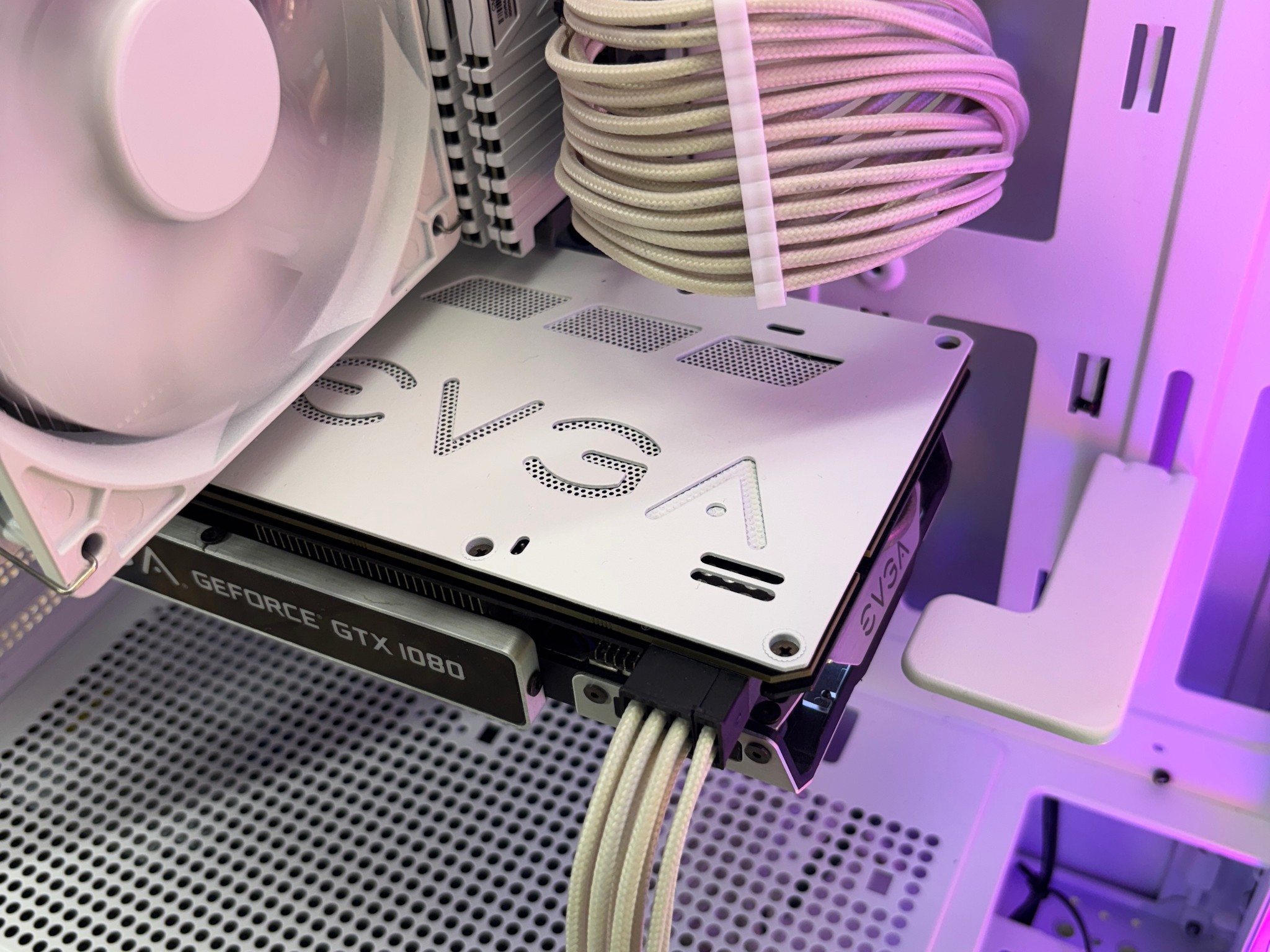 White Gaming PC – i5-12400F | EVGA GTX 1080 SC 8GB | 16GB RAM | 512GB Storage
