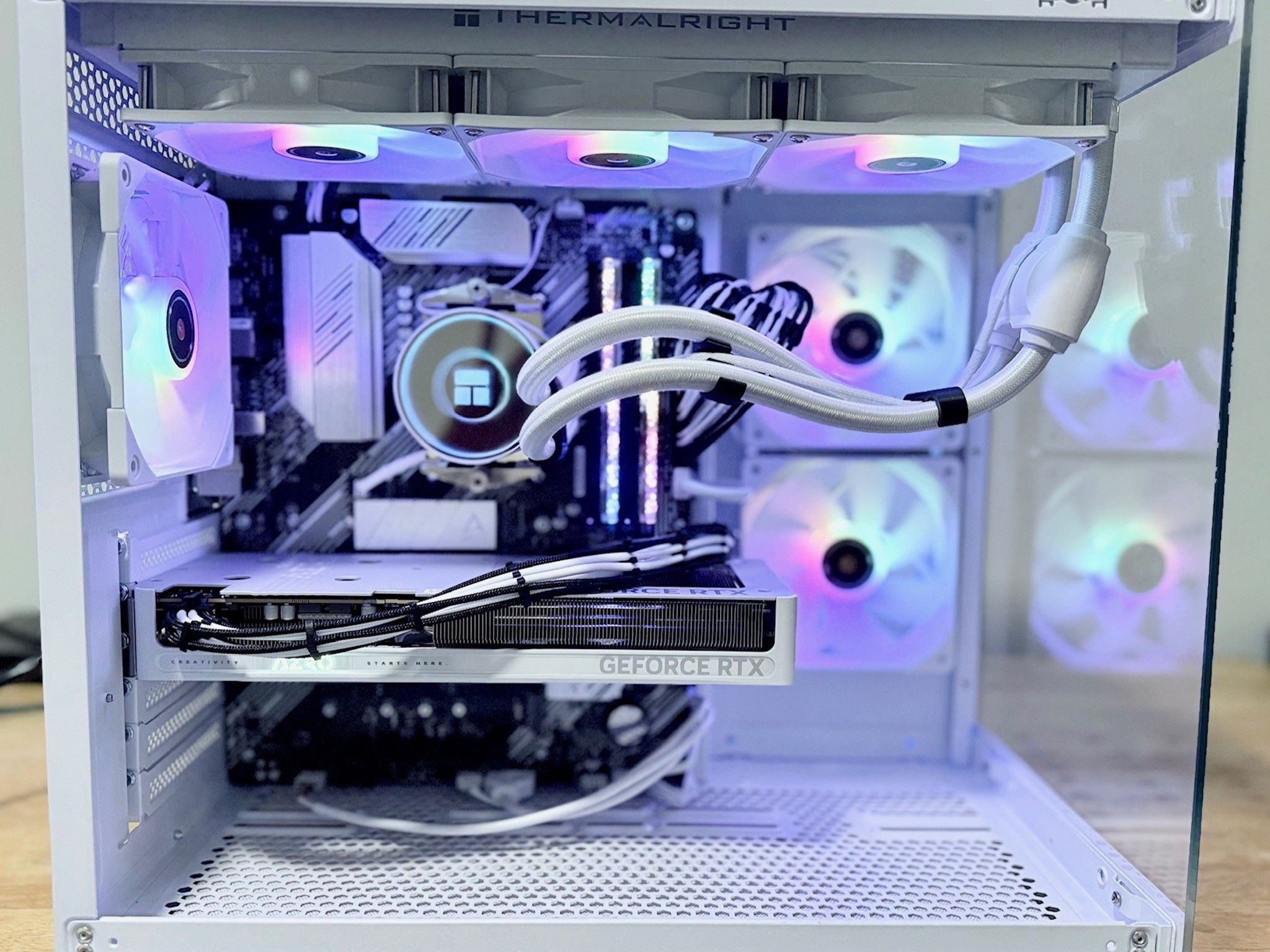 Achromatic Gaming PC RTX 5060 OC Edition