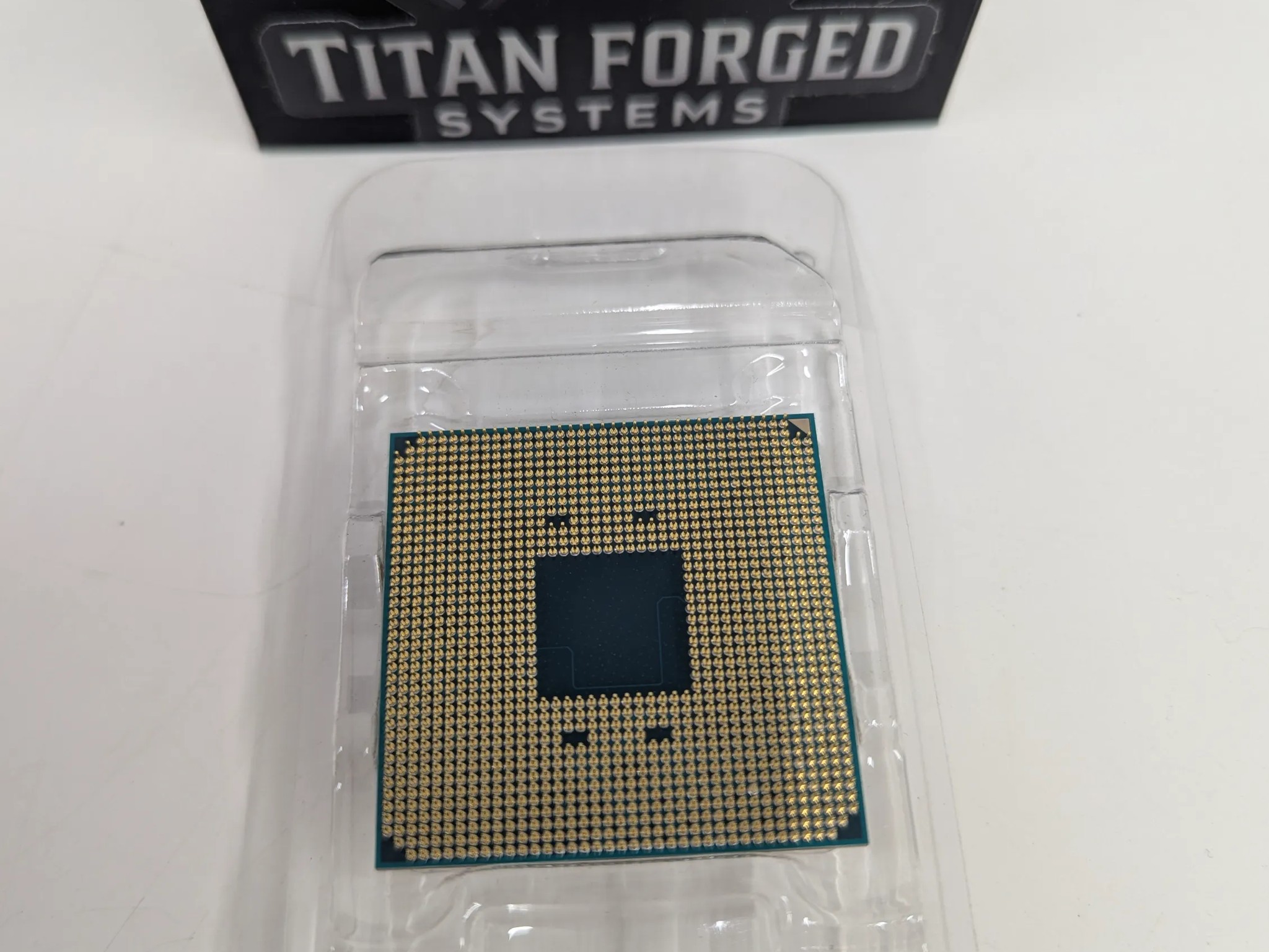 🔹 AMD Ryzen 3 2200G | 4 Cores / 4 Threads | Vega 8 Graphics