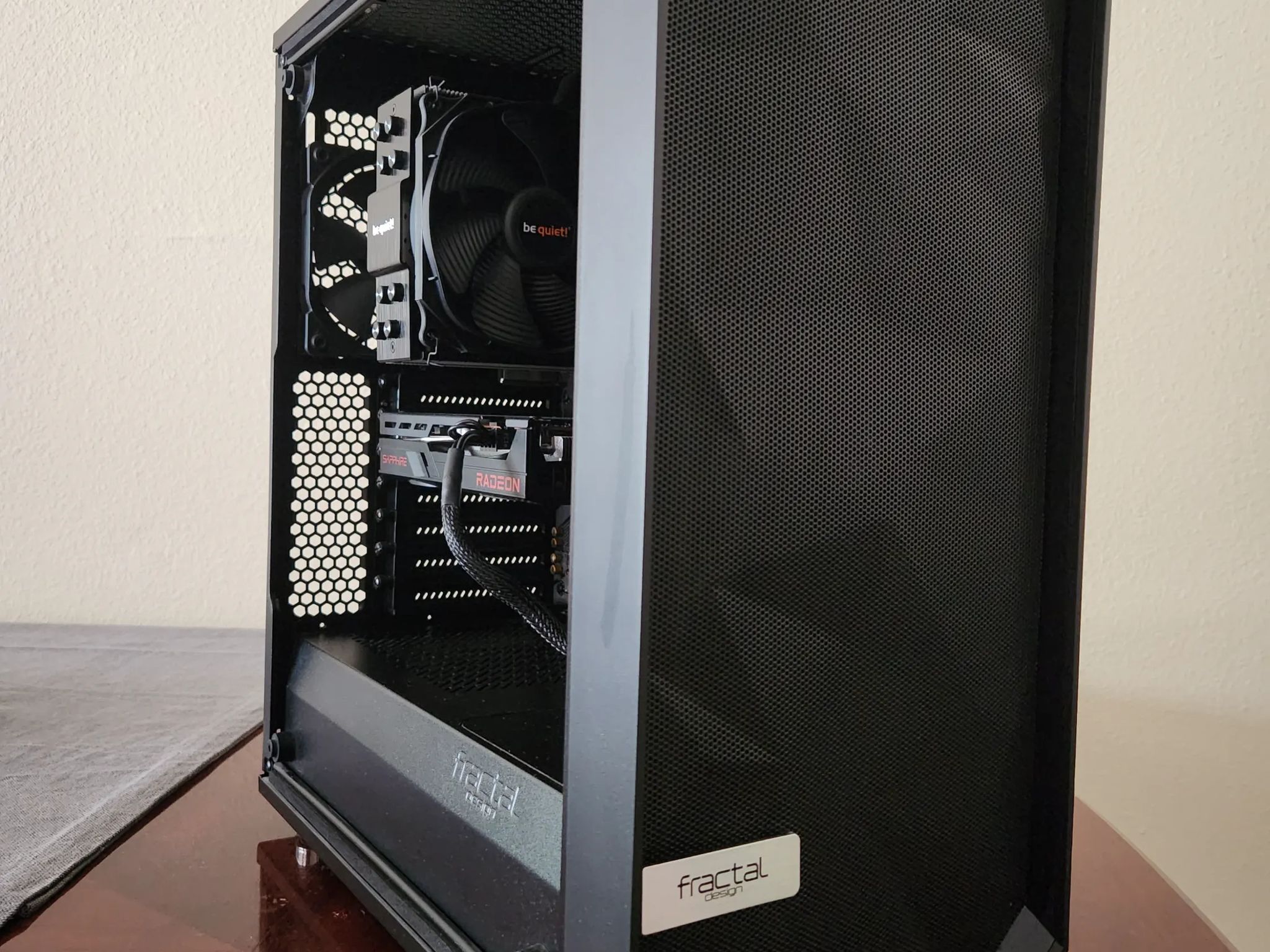 Intel I5-10600K | RX 6600 | 16GB DDR4 - Gaming PC