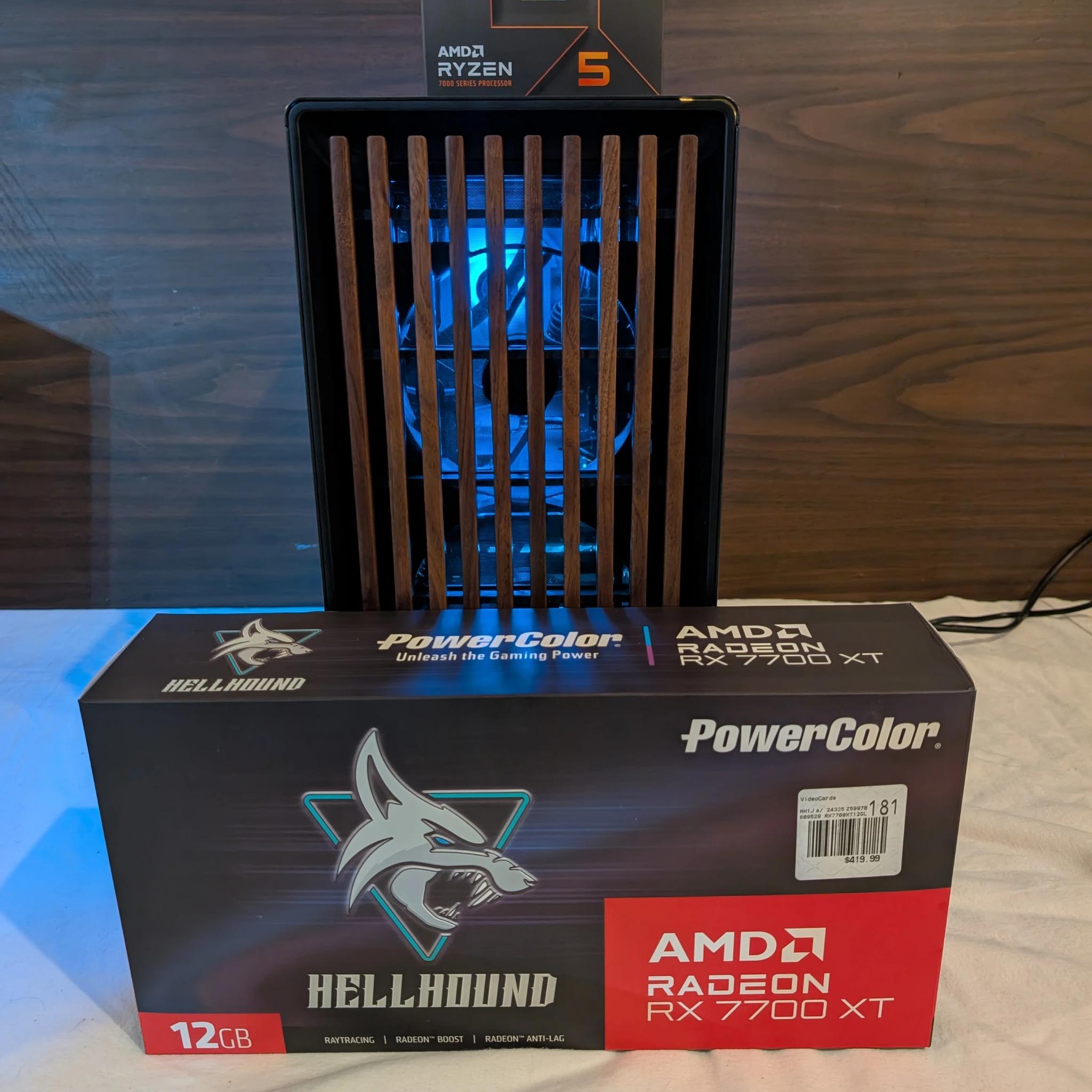 Fractal North Wood Gaming RGB PC - Ryzen 5 7600X / Radeon RX 7700XT 12GB / 32GB DDR5 / 2TB SSD / AIO