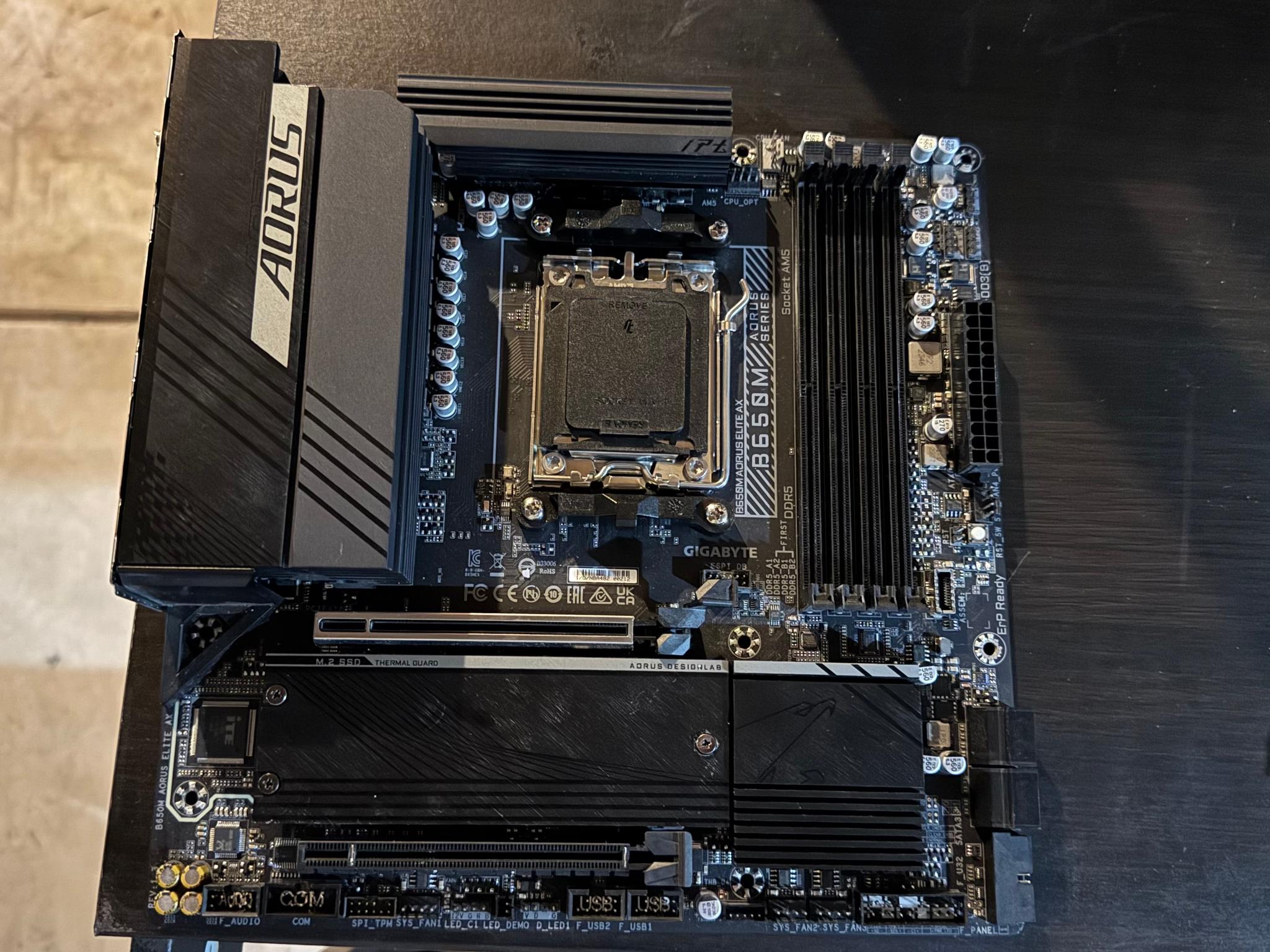 GIGABYTE B650M AORUS ELITE AX