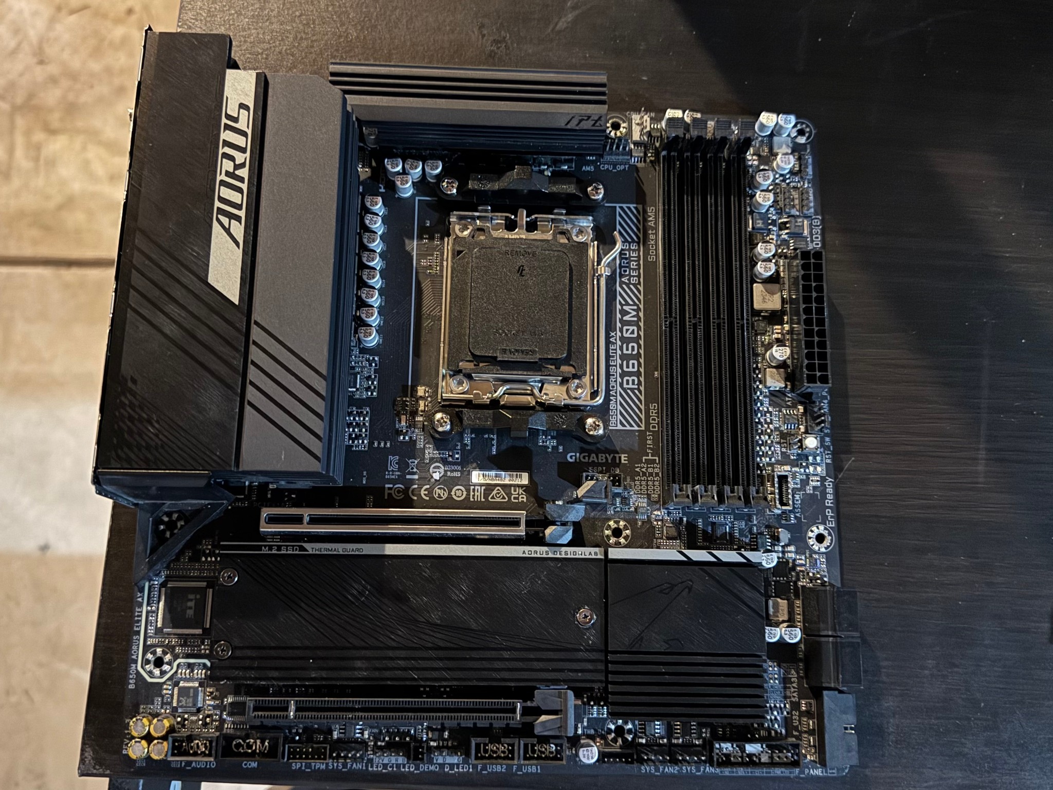 GIGABYTE B650M AORUS ELITE AX