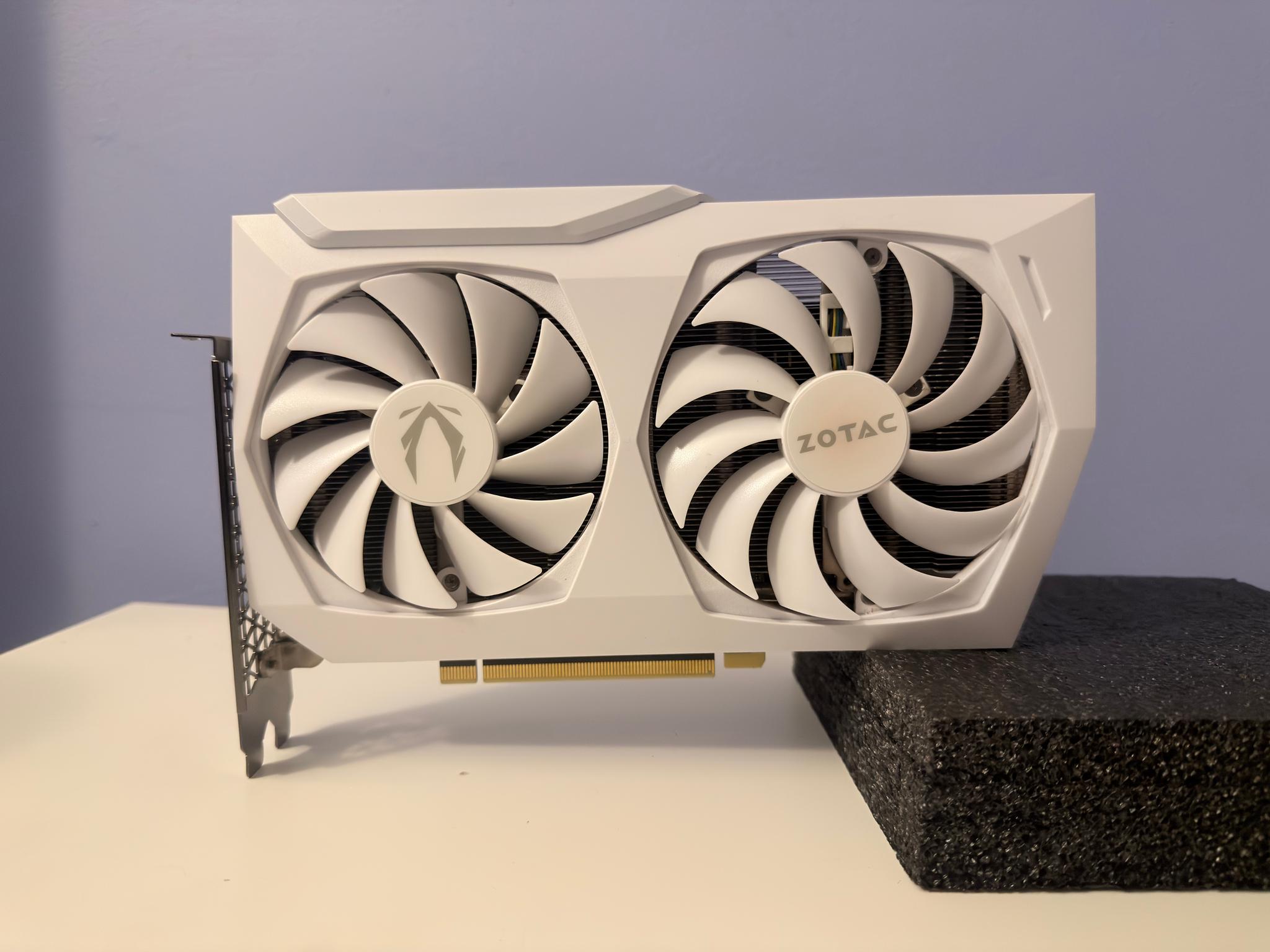 Zotac GAMING AMP GeForce RTX 3060 Ti - White