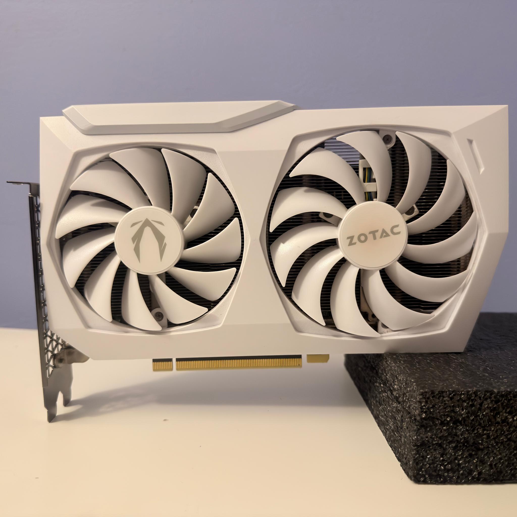 Zotac GAMING AMP GeForce RTX 3060 Ti - White
