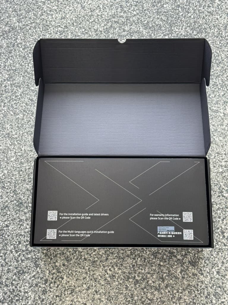 7900 XT XFX - Speedster MERC310 AMD Radeon RX 7900XT 20GB GDDR6 PCI Express 4.0 Gaming Graphics Card