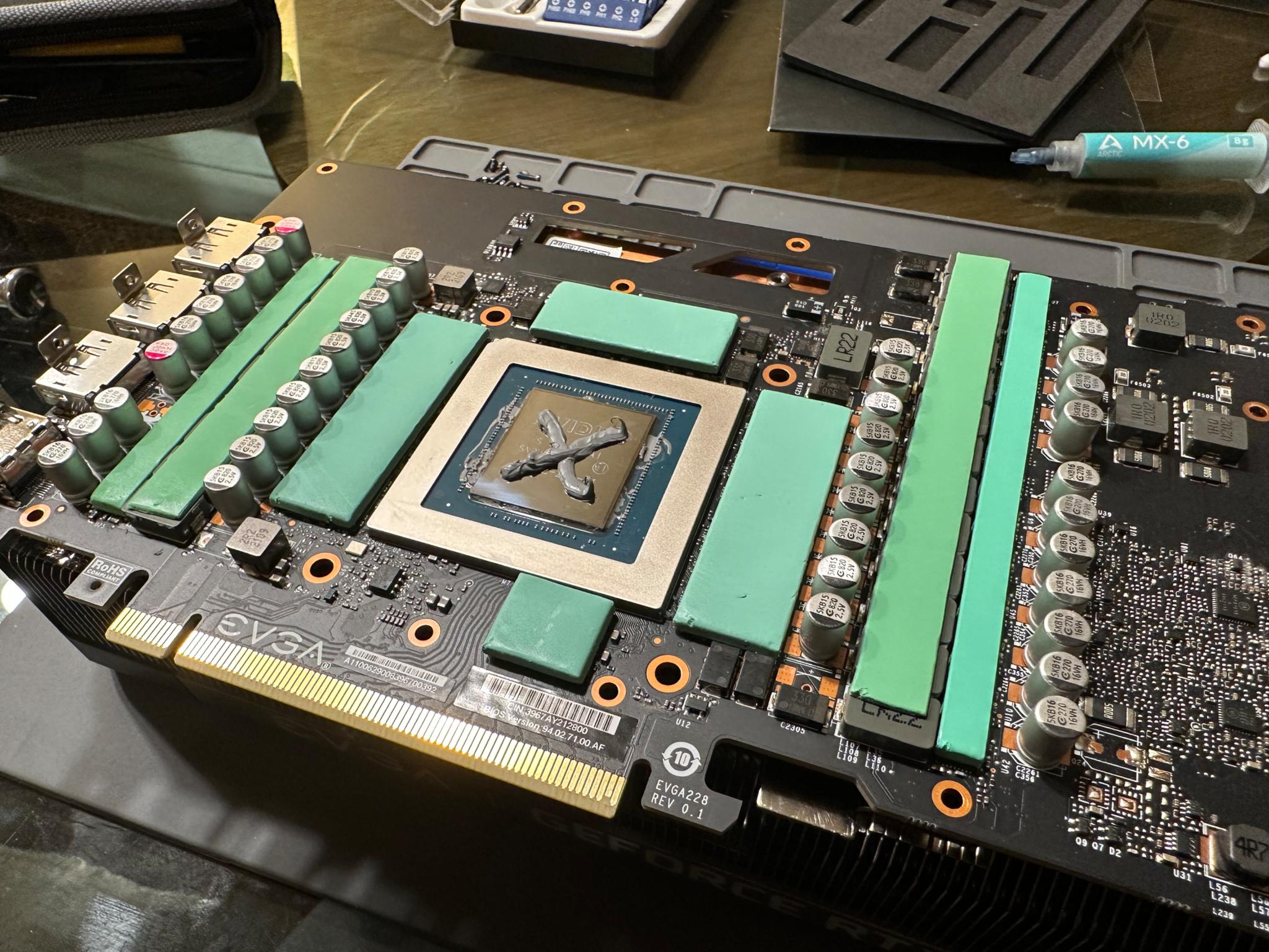 *PLEASE READ, RUNS HOT* EVGA RTX 3080 Ti 12GB