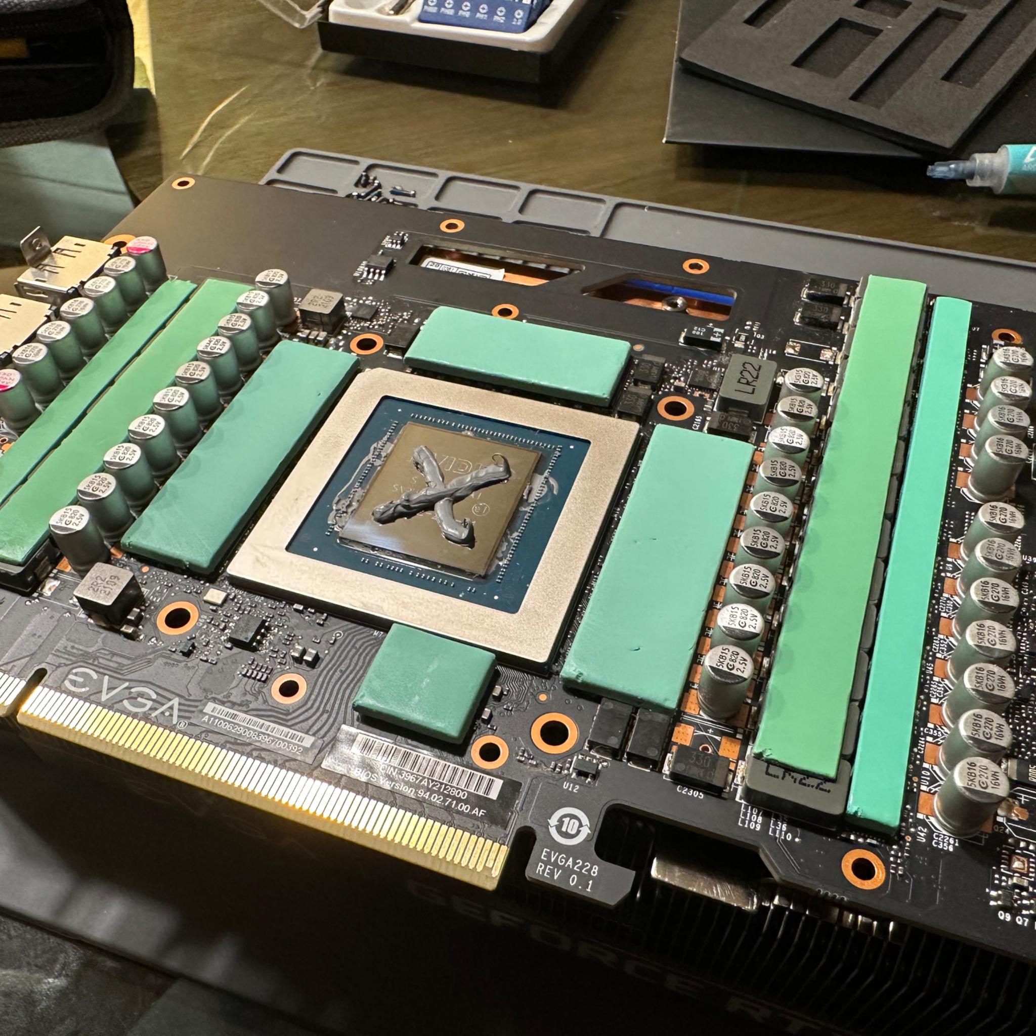 *PLEASE READ, RUNS HOT* EVGA RTX 3080 Ti 12GB