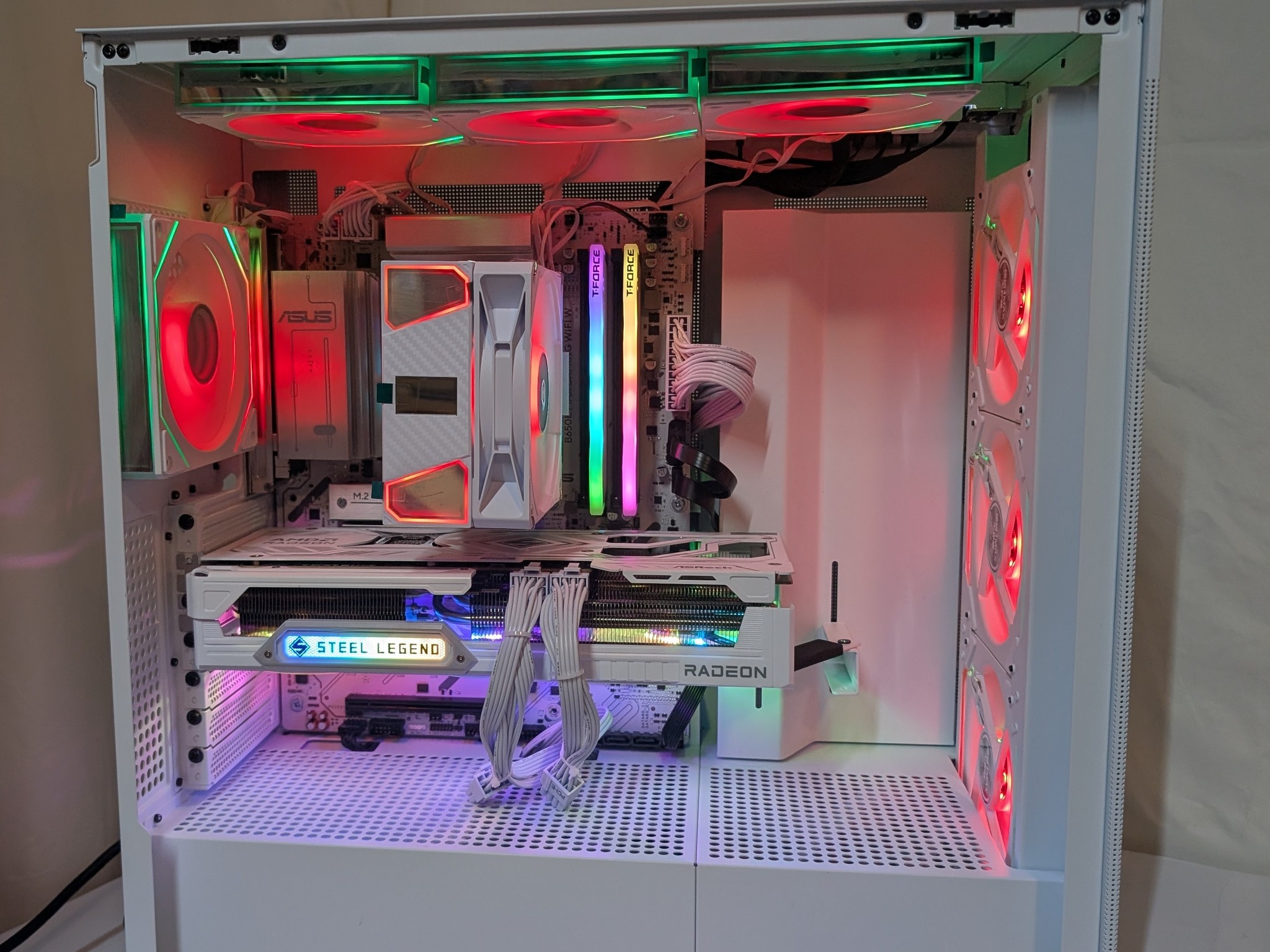 9070XT 16GB | RYZEN 5 7500F | 2TB NVME | 16GB DDR5 | 1000W