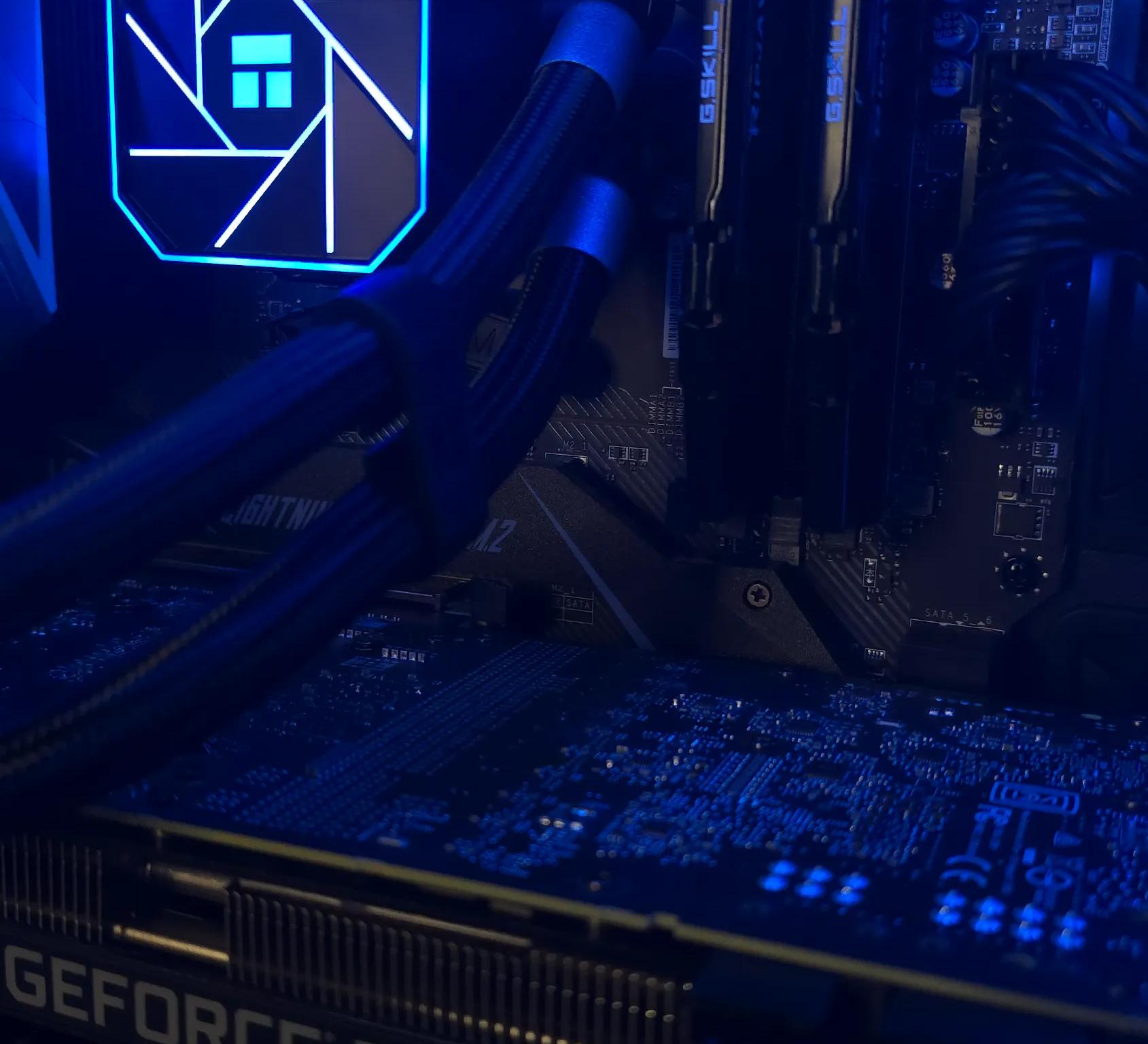 RTX 2080 Super - Ryzen 9 3900x - 32 GB Ram - WiFi - 1TB SSD