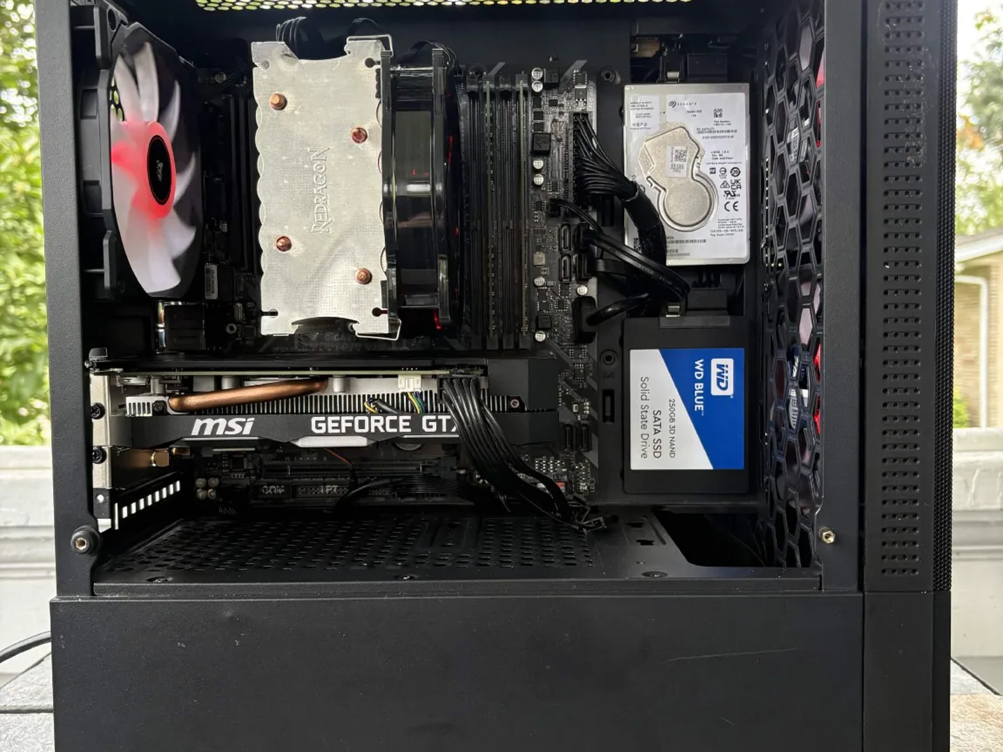 BLACK CAT CUSTOMS — SHADOWCLAW i5-8400/1660/32GB RAM/ 1.25 Storage