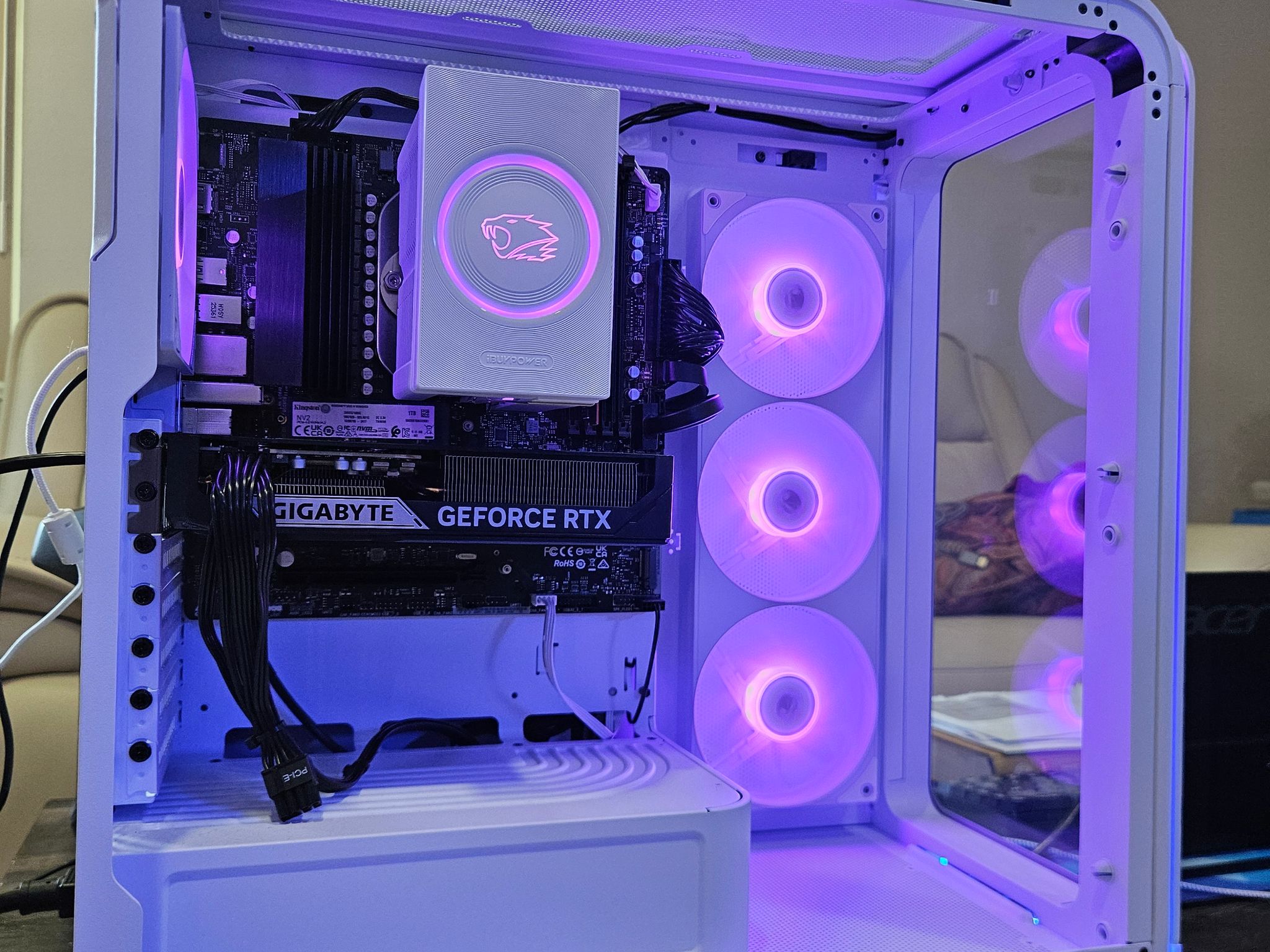 RTX 5060 Ti Gaming PC • Ryzen 5 8400F • 1TB M.2 • 16GB DDR5 • IBuyPowerPc • B650M • White
