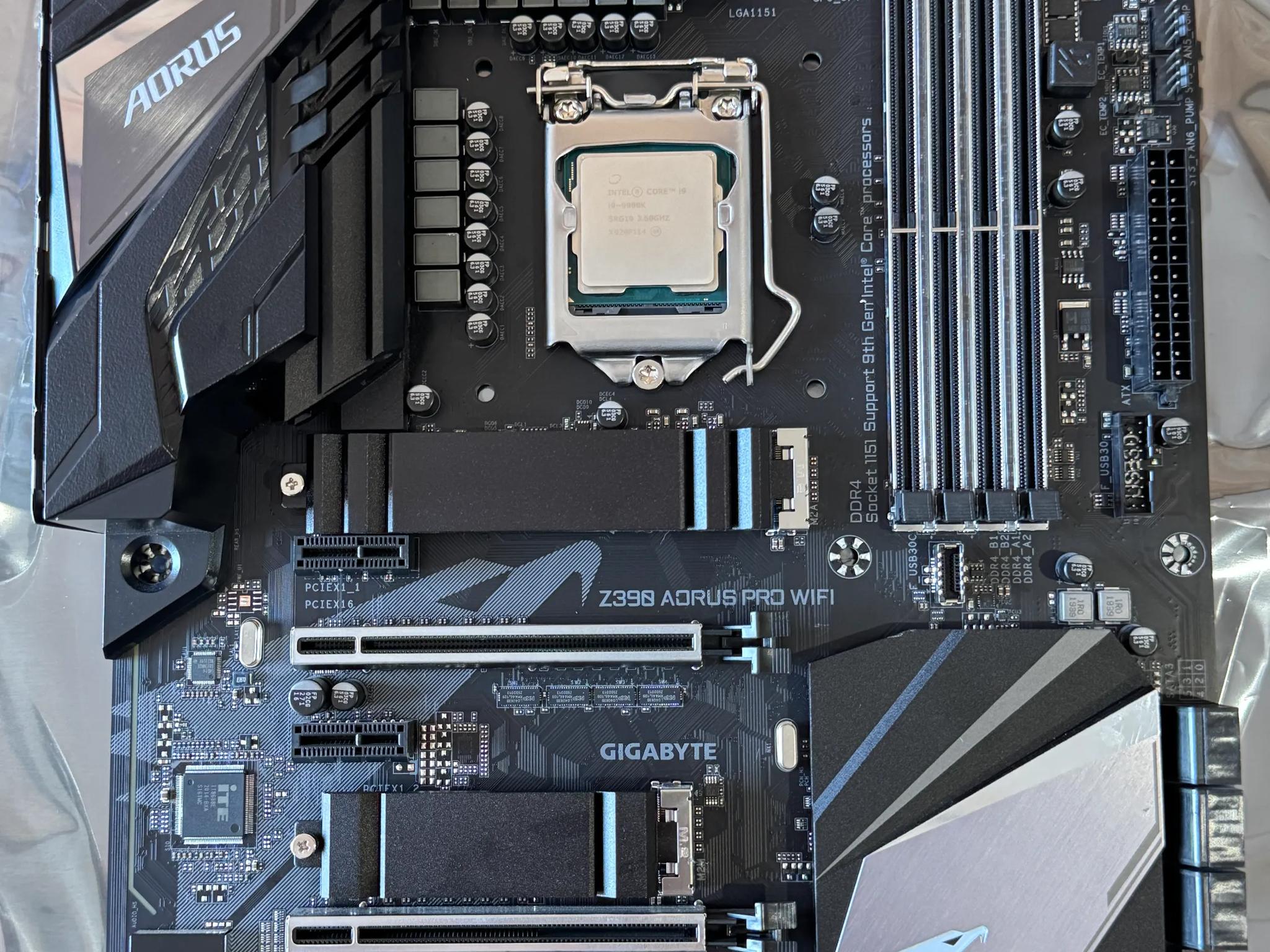 Gigabyte Z390 Aorus Pro WIFI Motherboard + Intel Core i9-9900K