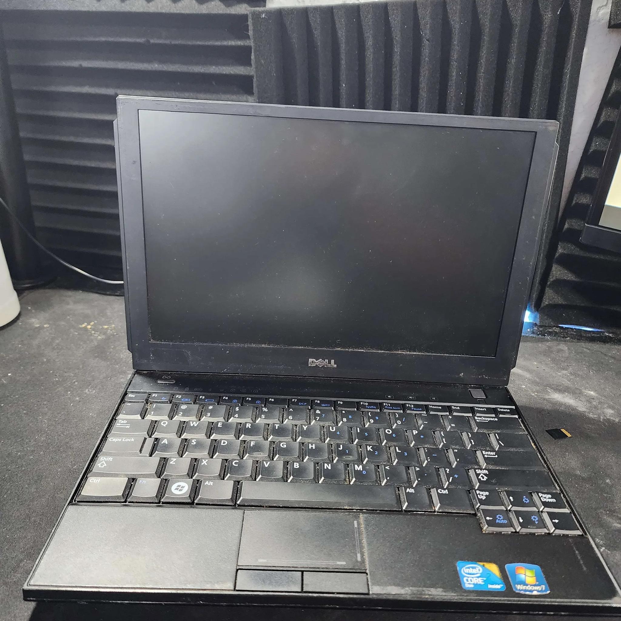 Dell Inspiron 13" Laptop (NO DISK DRIVE)