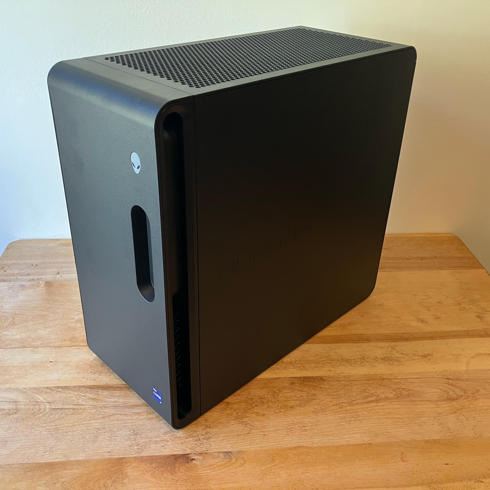 Alienware R16 *like new* | 4070 Ti Super 16 GB | Intel i9 14900KF | 32 GB DDR5 | 2 TB NVMe