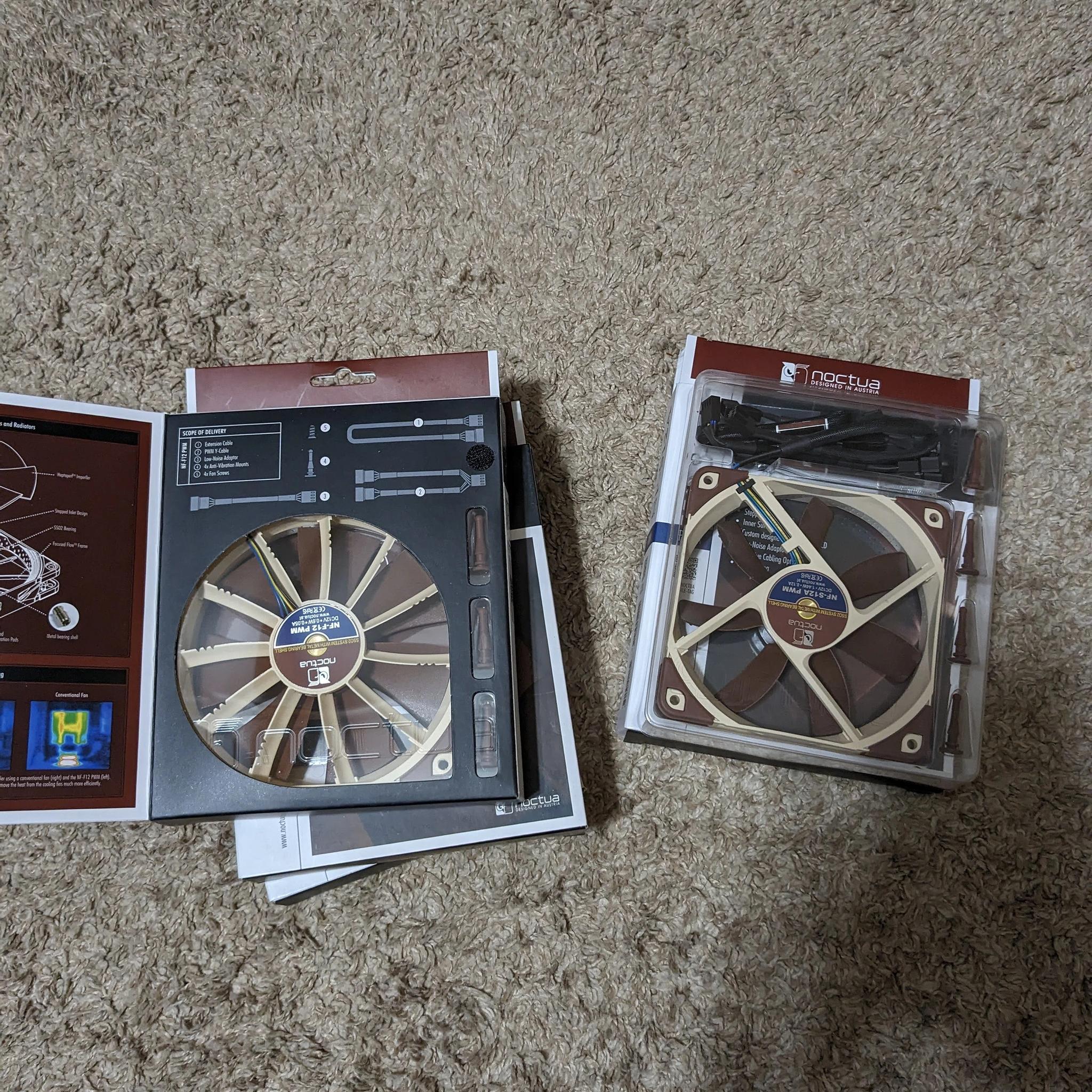 4 Noctua Fans (1 NF-S12A, 3 NF-F12)