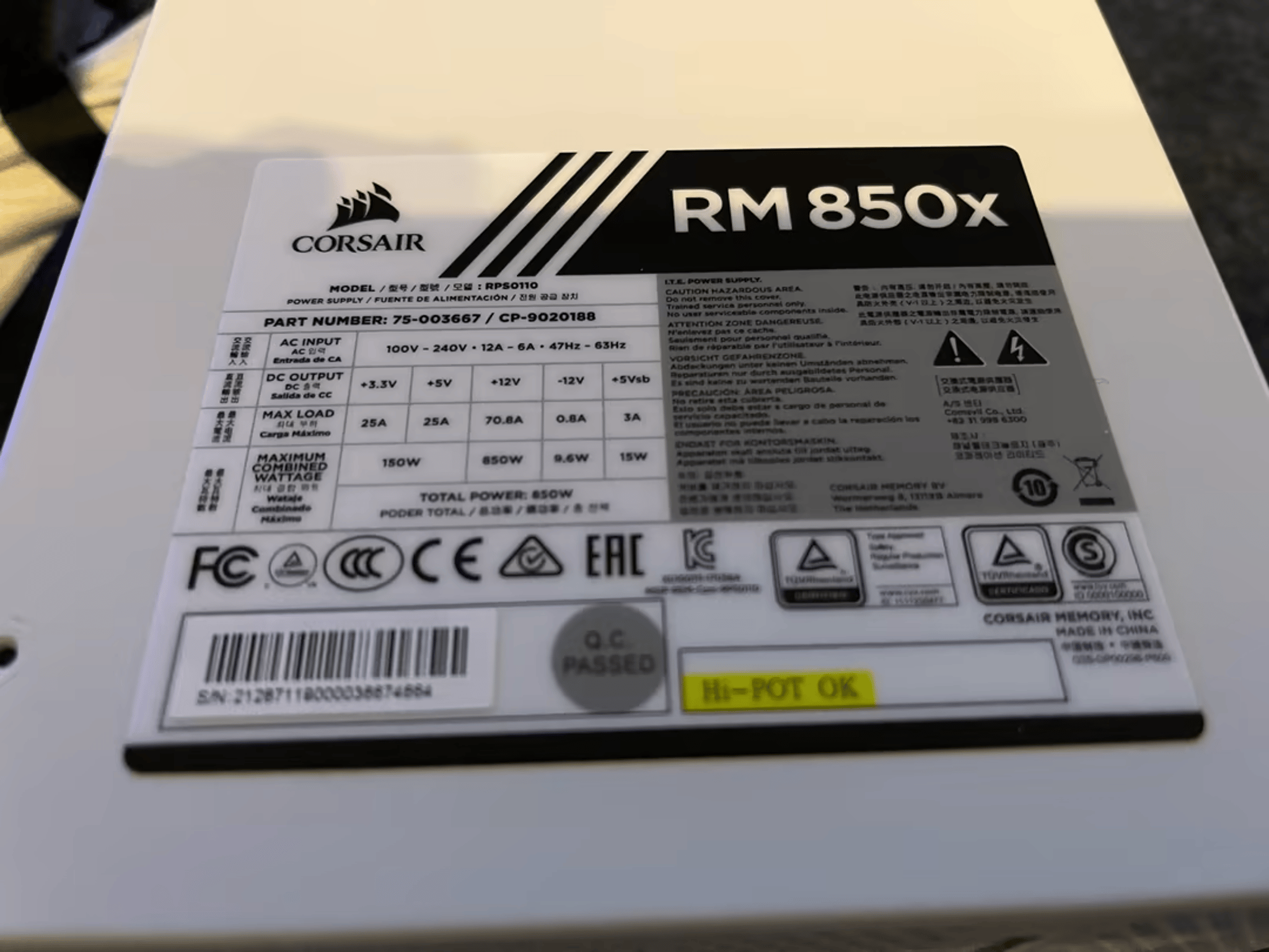 RM850x Corsair White Series, 850 Watt, 80+ Gold Certified, Fully Modular Power Supply
