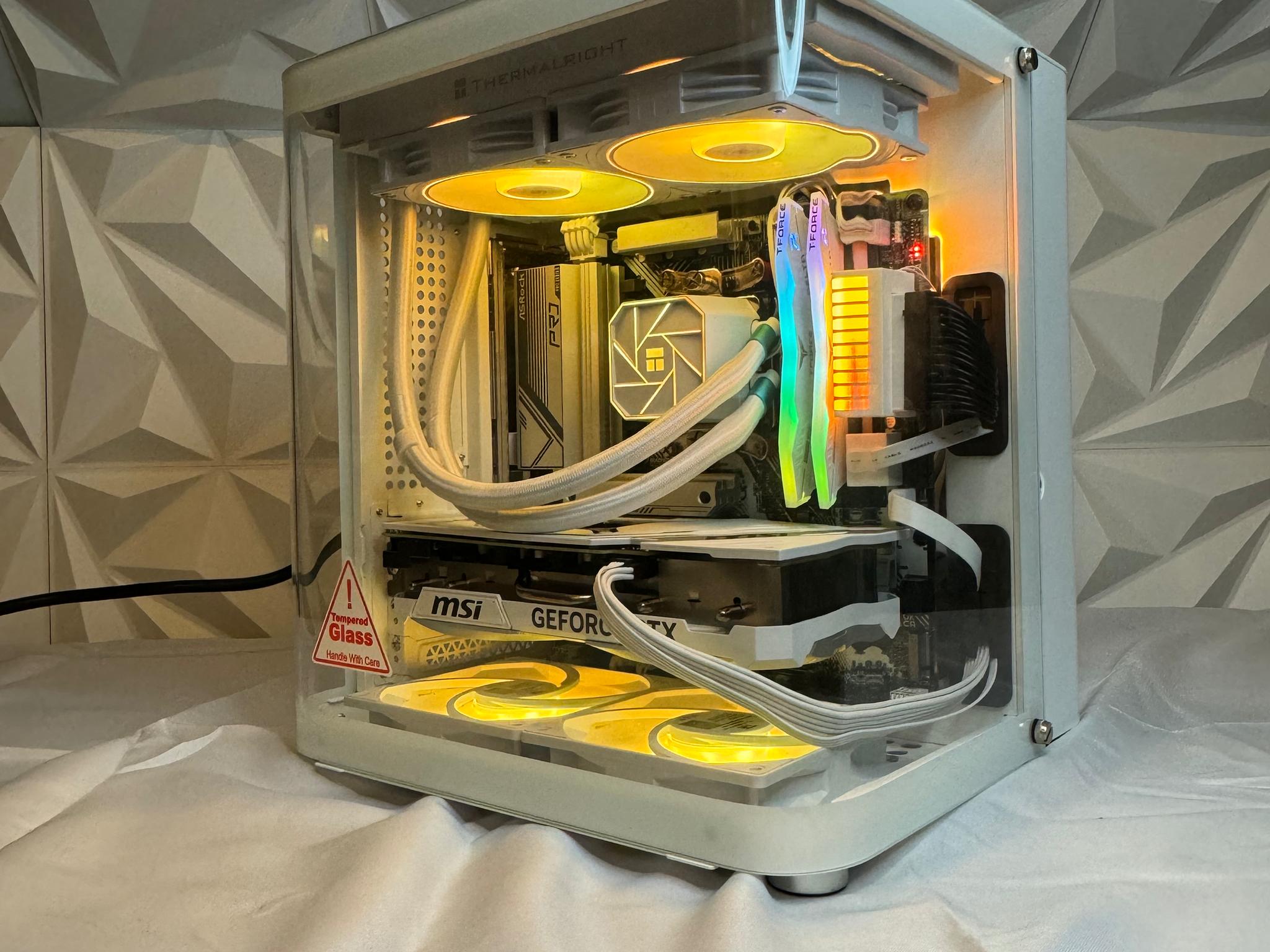 "Ice Cube" RYZEN 7 7700x, 4070 ti super, 32gb ram, WI-FI, 1TB nvme, gaming pc Free 4tb Drive READ