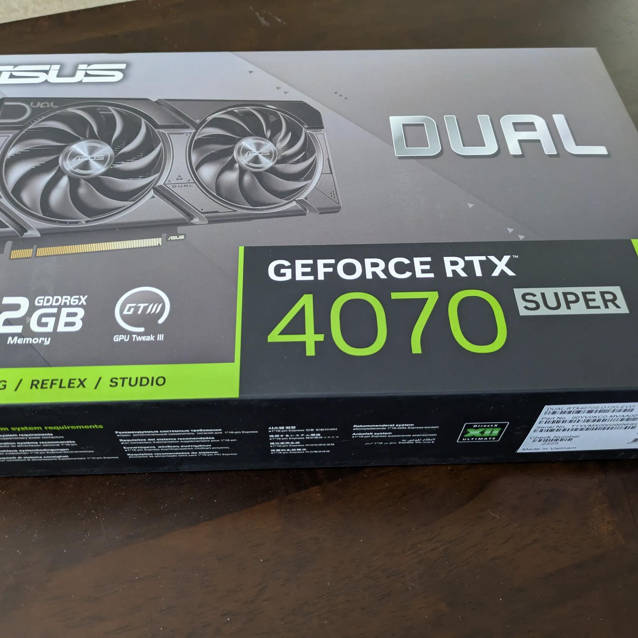 ASUS - Dual NVIDIA GeForce RTX 4070 Super EVO Overclock