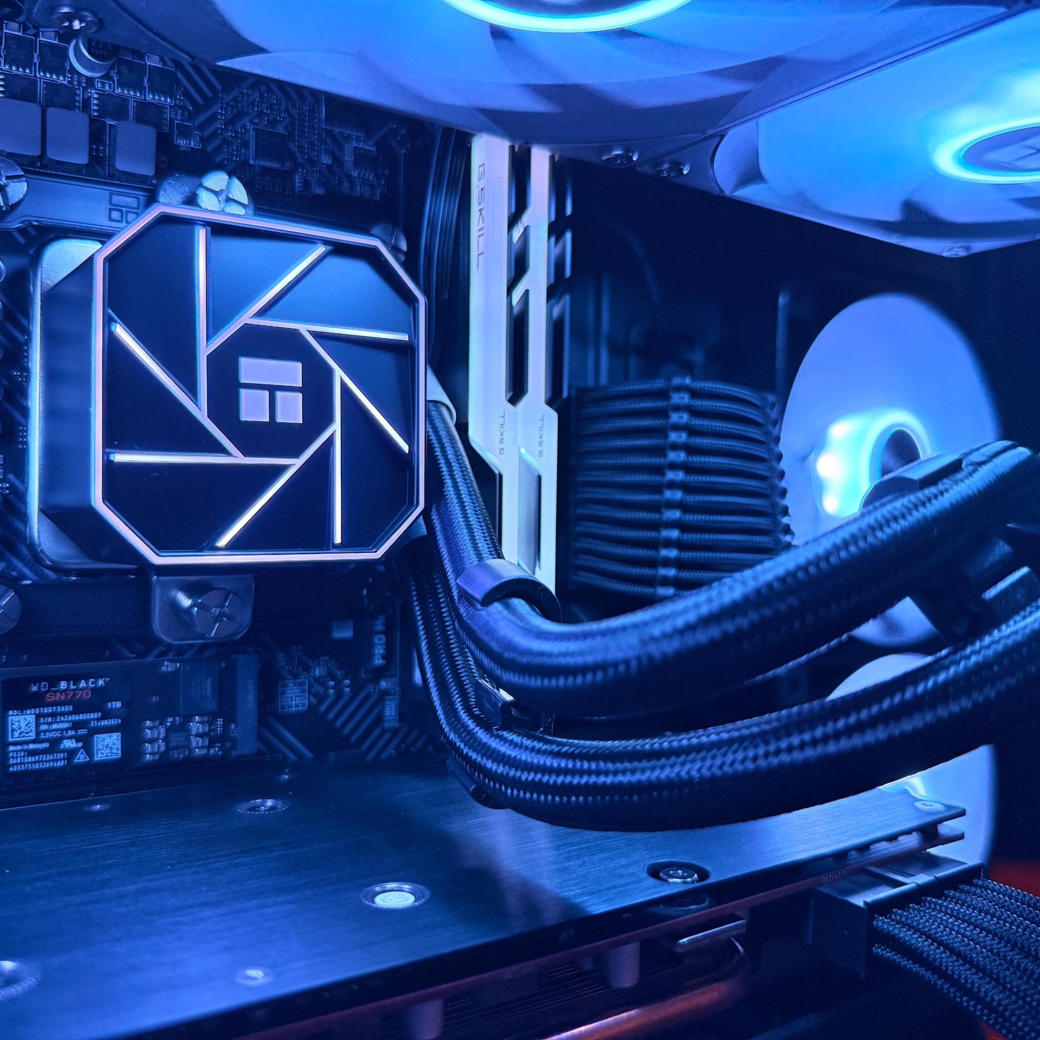 🐺 Cerberus 🐺 AMD RX 5700 XT / Intel Core i5-12500 / 1TB NVME / 32GB Ram / 240 AIO / Windows 11 Pro