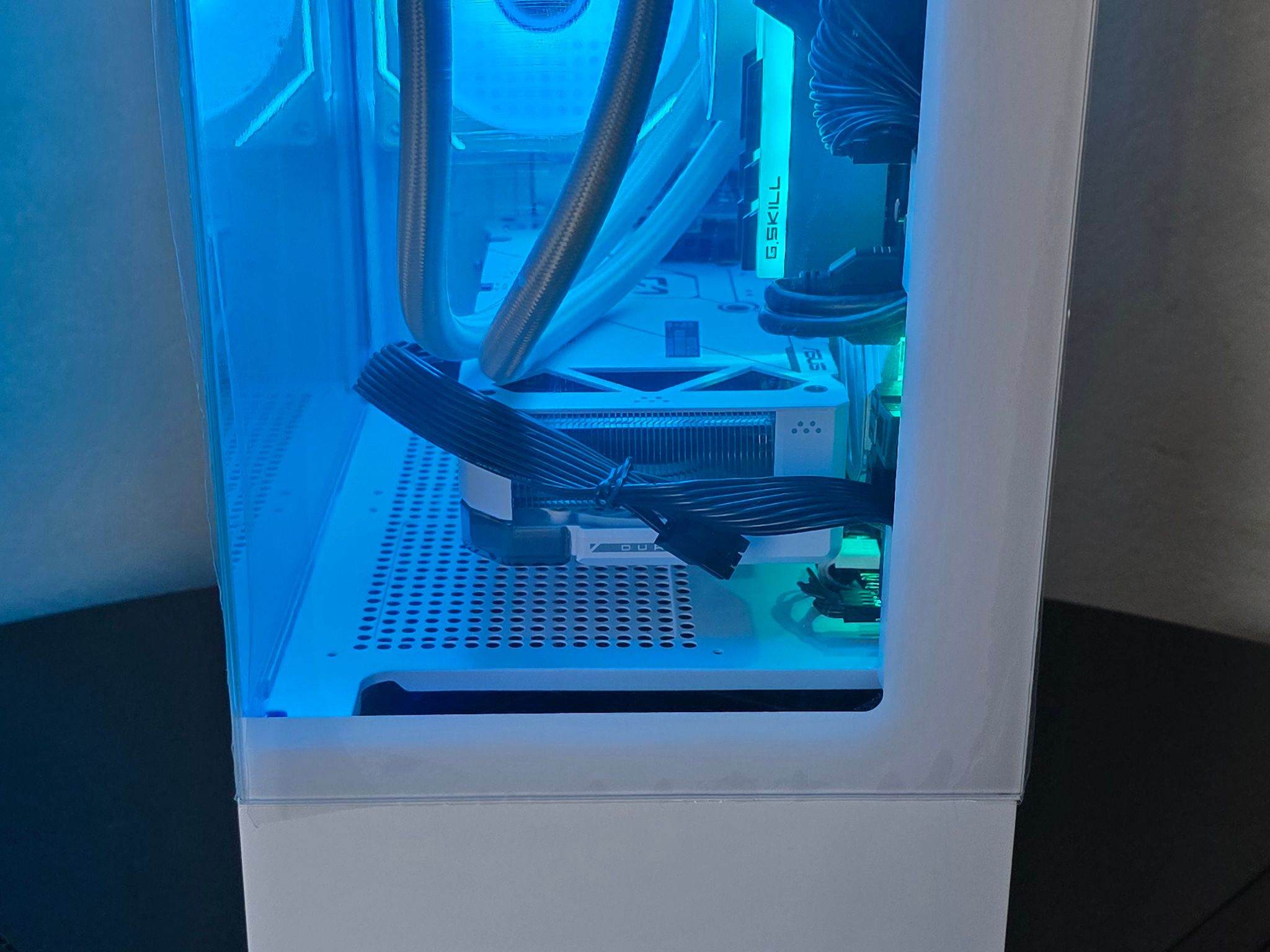 Custom Gaming PC "Glacial Aurora" - Ryzen 5 5600X | RTX 4060 | 32GB RGB RAM