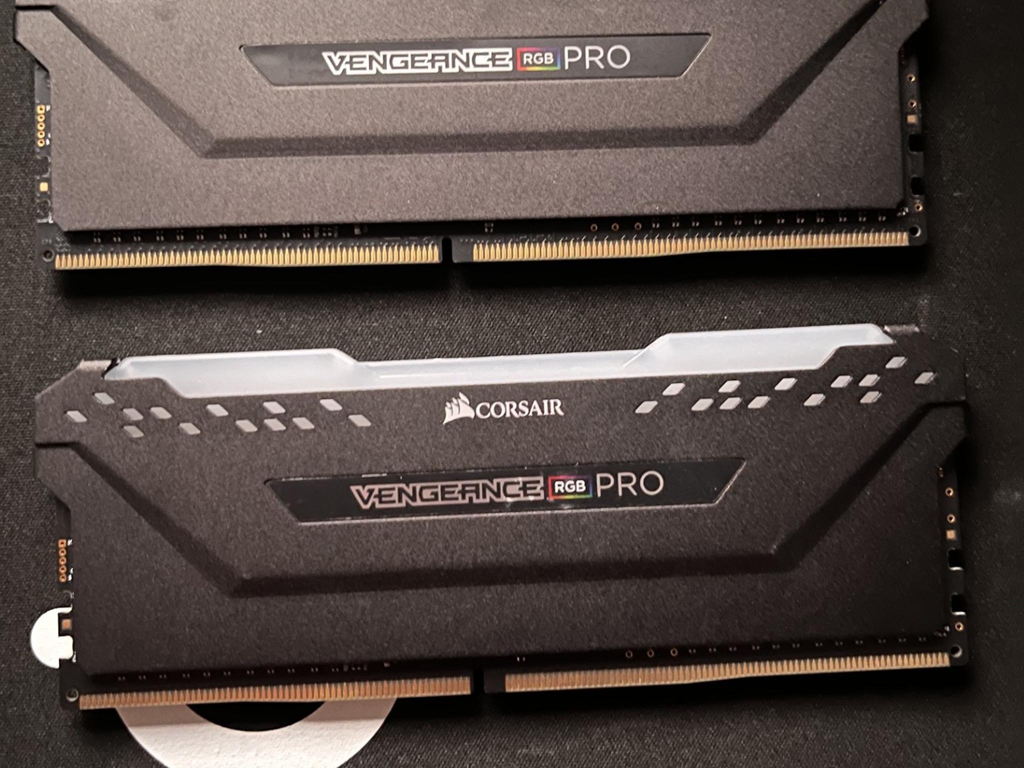 CORSAIR Vengeance RGB Pro 16GB (2 x 8GB)
