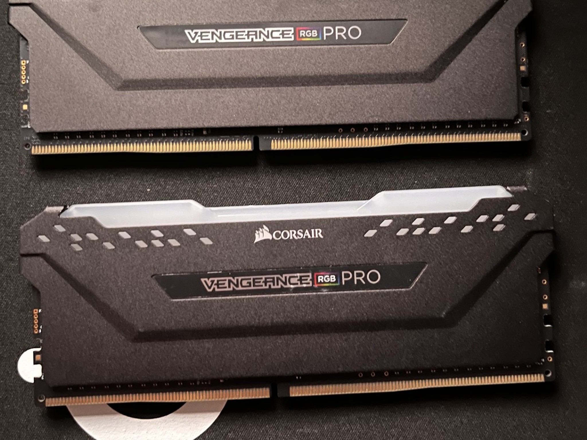 CORSAIR Vengeance RGB Pro 16GB (2 x 8GB)