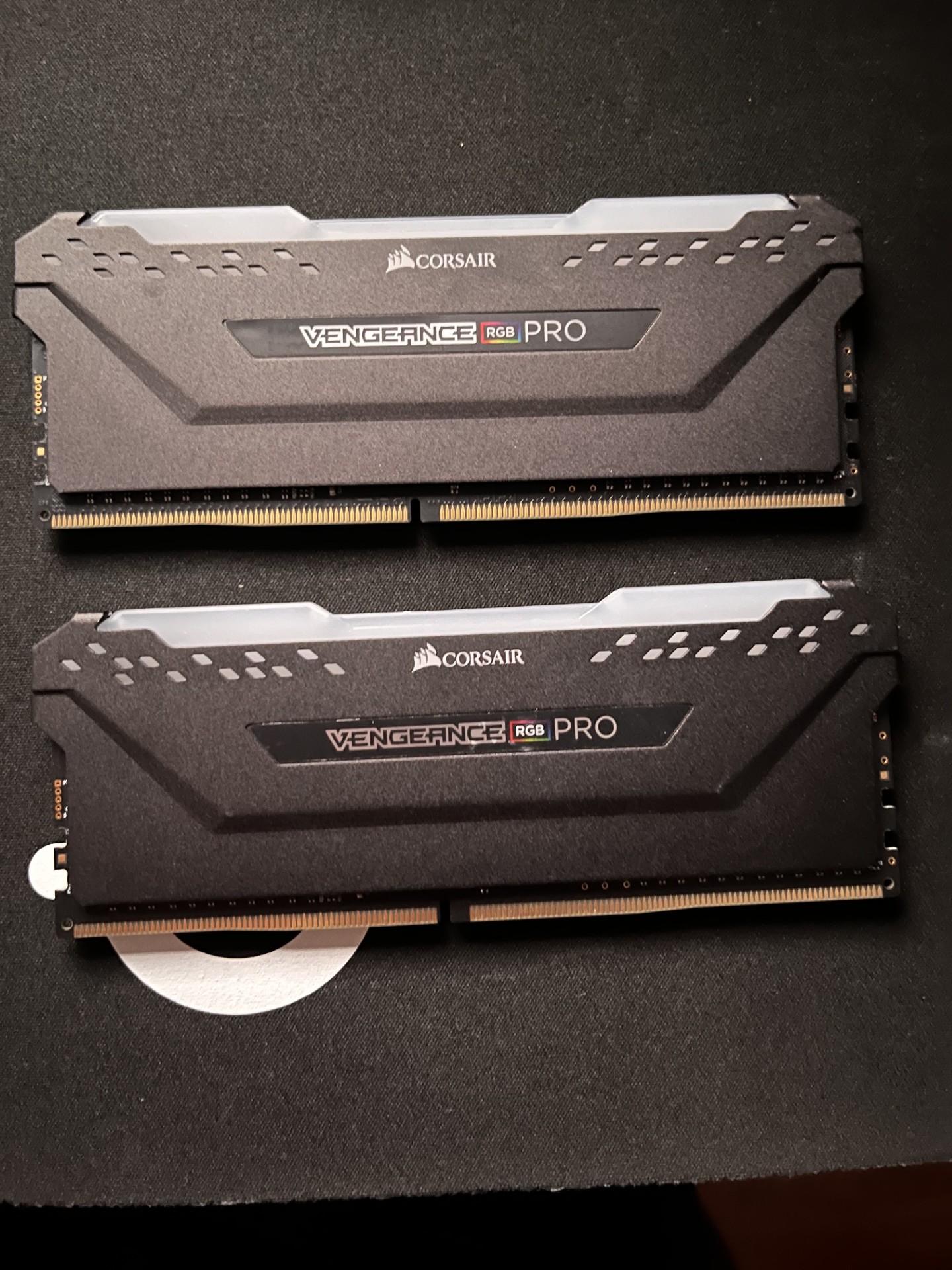 CORSAIR Vengeance RGB Pro 16GB (2 x 8GB)