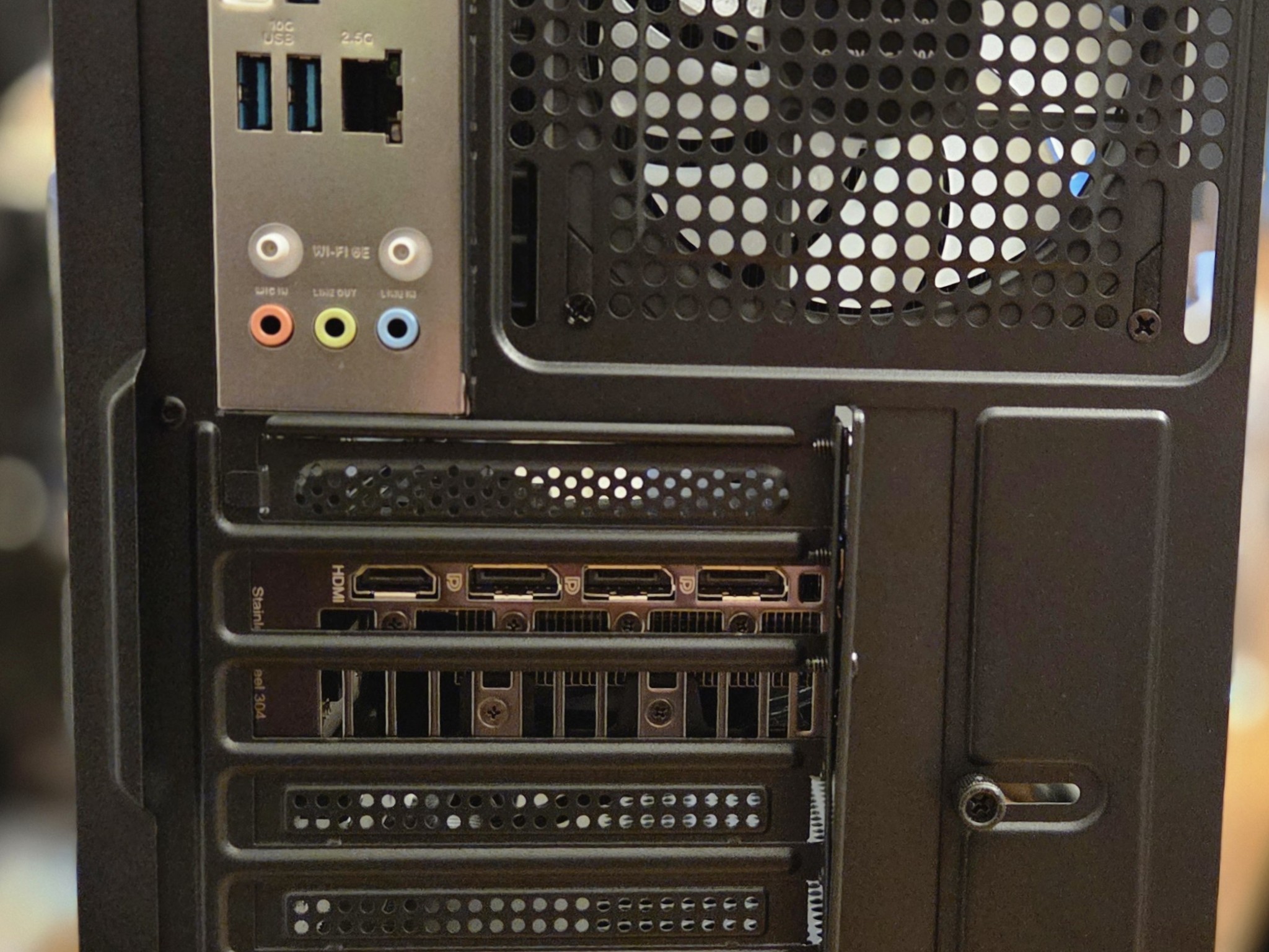 ASUS Gaming PC Build, R7 7700x-ASUS 4070 EVO OC-32GB Kingston-2TB WD Blue S5000