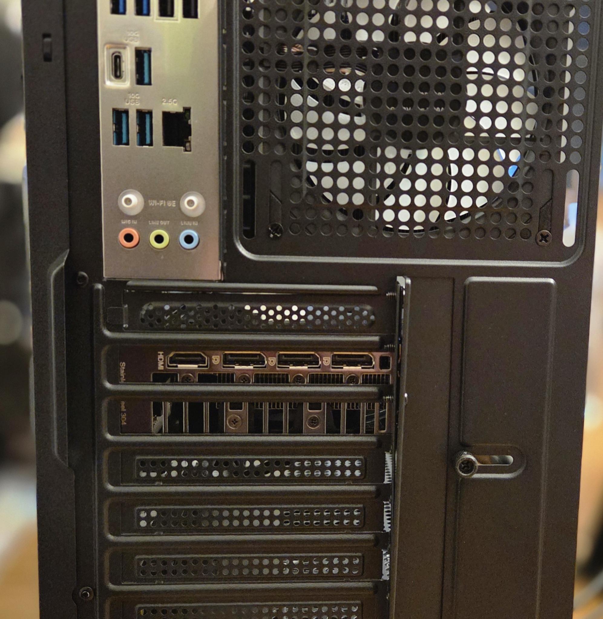 ASUS Gaming PC Build, R7 7700x-ASUS 4070 EVO OC-32GB Kingston-2TB WD Blue S5000