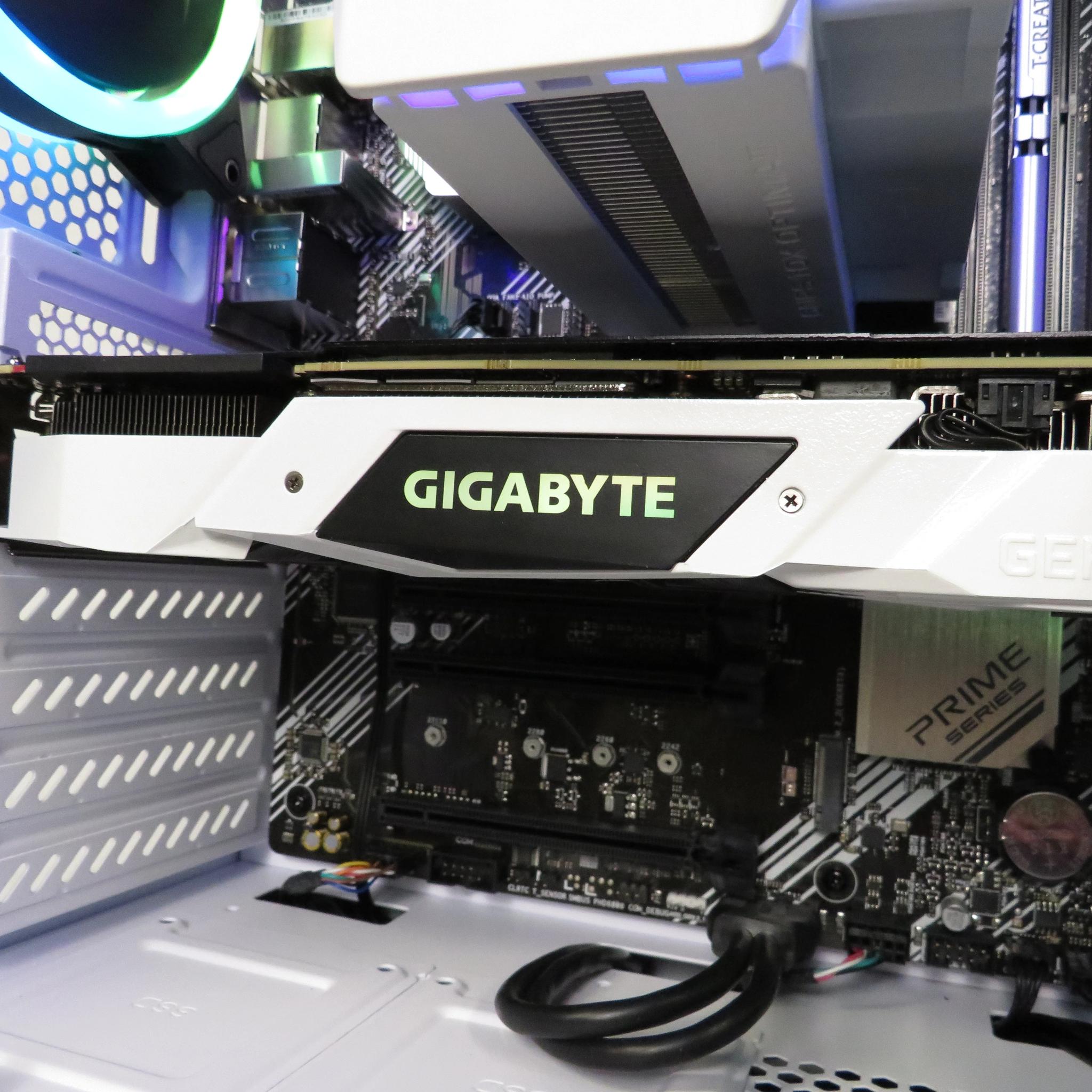 Black and White Beauty! RTX 2080 + Ryzen 5 2600X + 16 GB DDR4 + 1 TB NVME