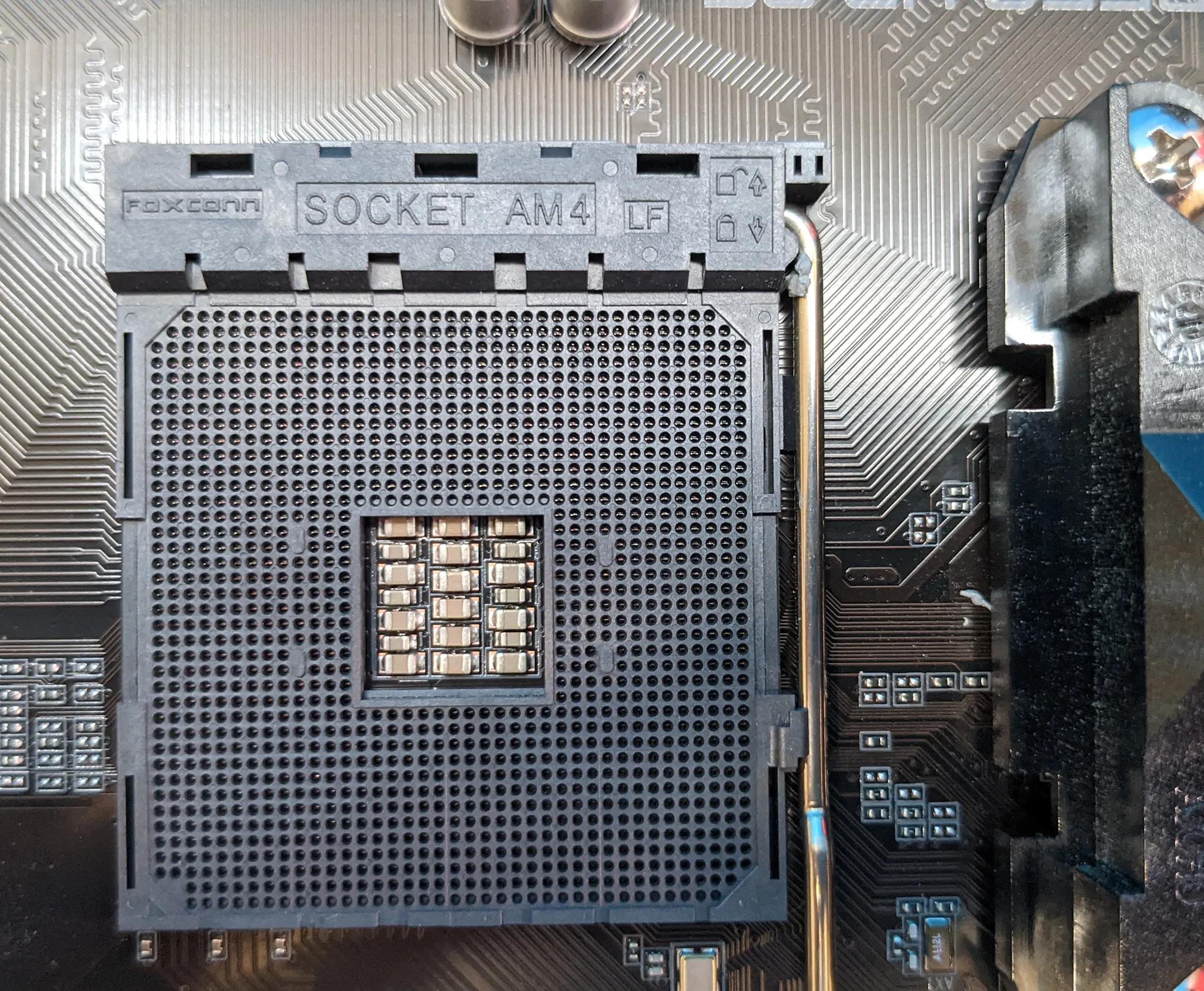 Gigabyte B550 UD AC AMD Socket AM4 DDR4 ATX PCIe 4.0 Desktop Motherboard & I/O Shield