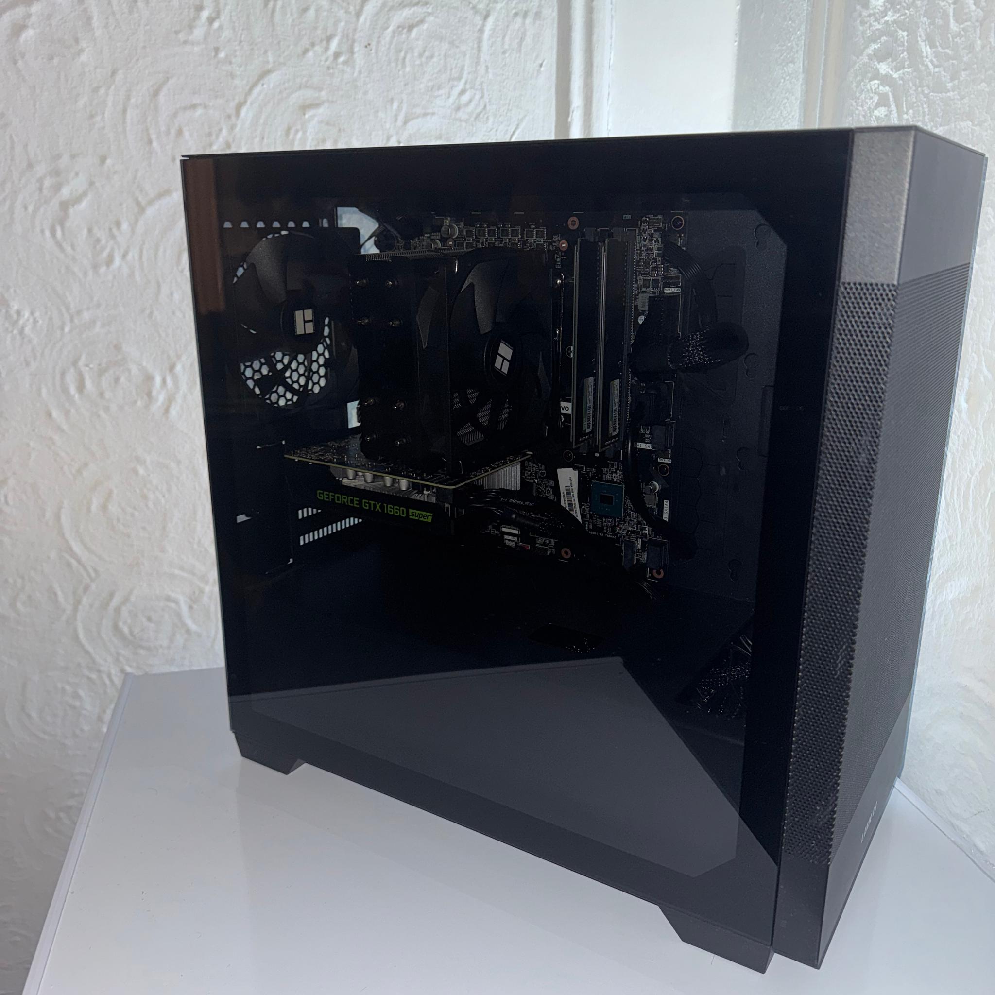 CUSTOM PC - GTX 1660 SUPER - Intel i5 10400F - MICRO ATX BLACKOUT