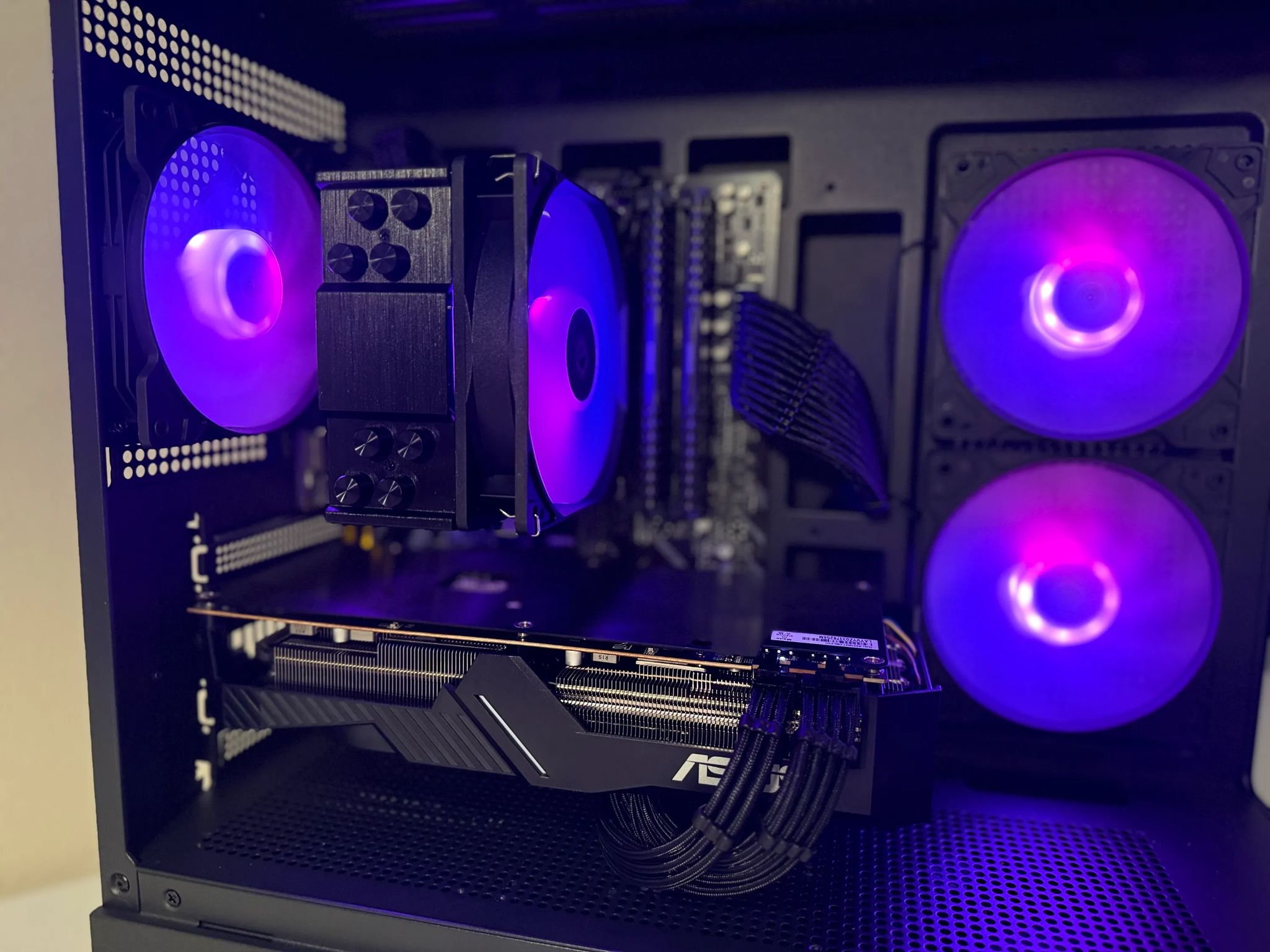 Great Starter 1080p Gaming/Streaming PC | RX 5700 XT | Ryzen 5 3600x | 16gb RAM | 1 TB SSD | Win 11