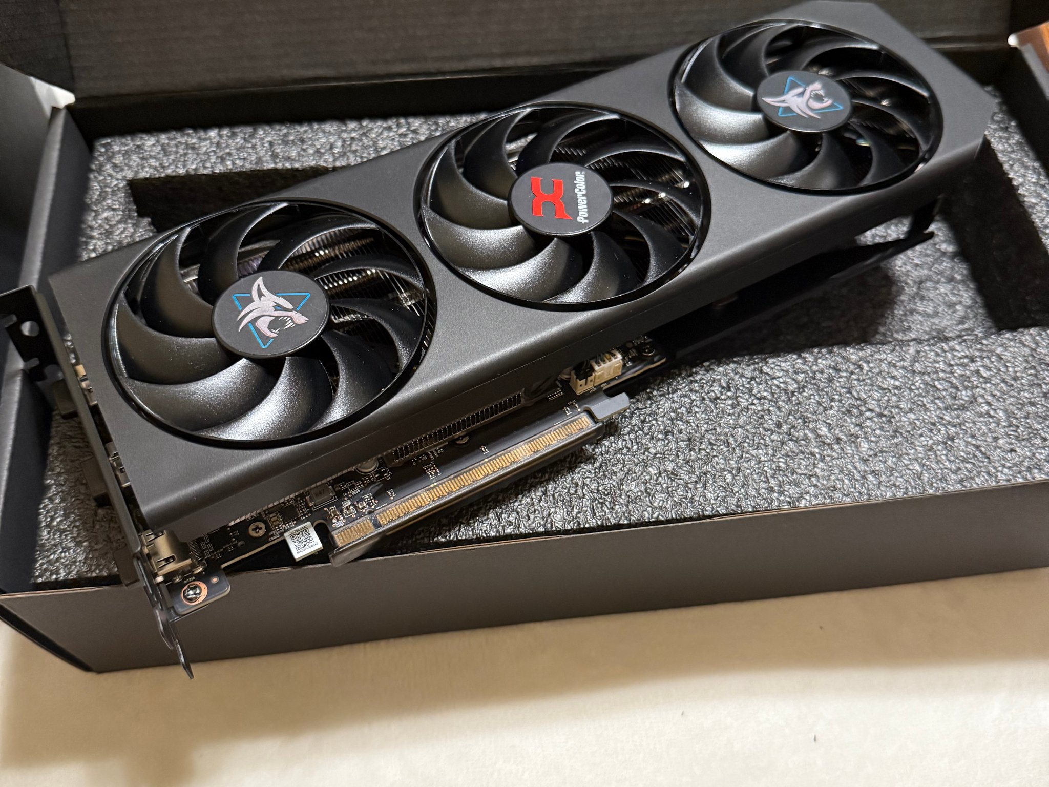 Powercolor Hellhound 9060 XT
